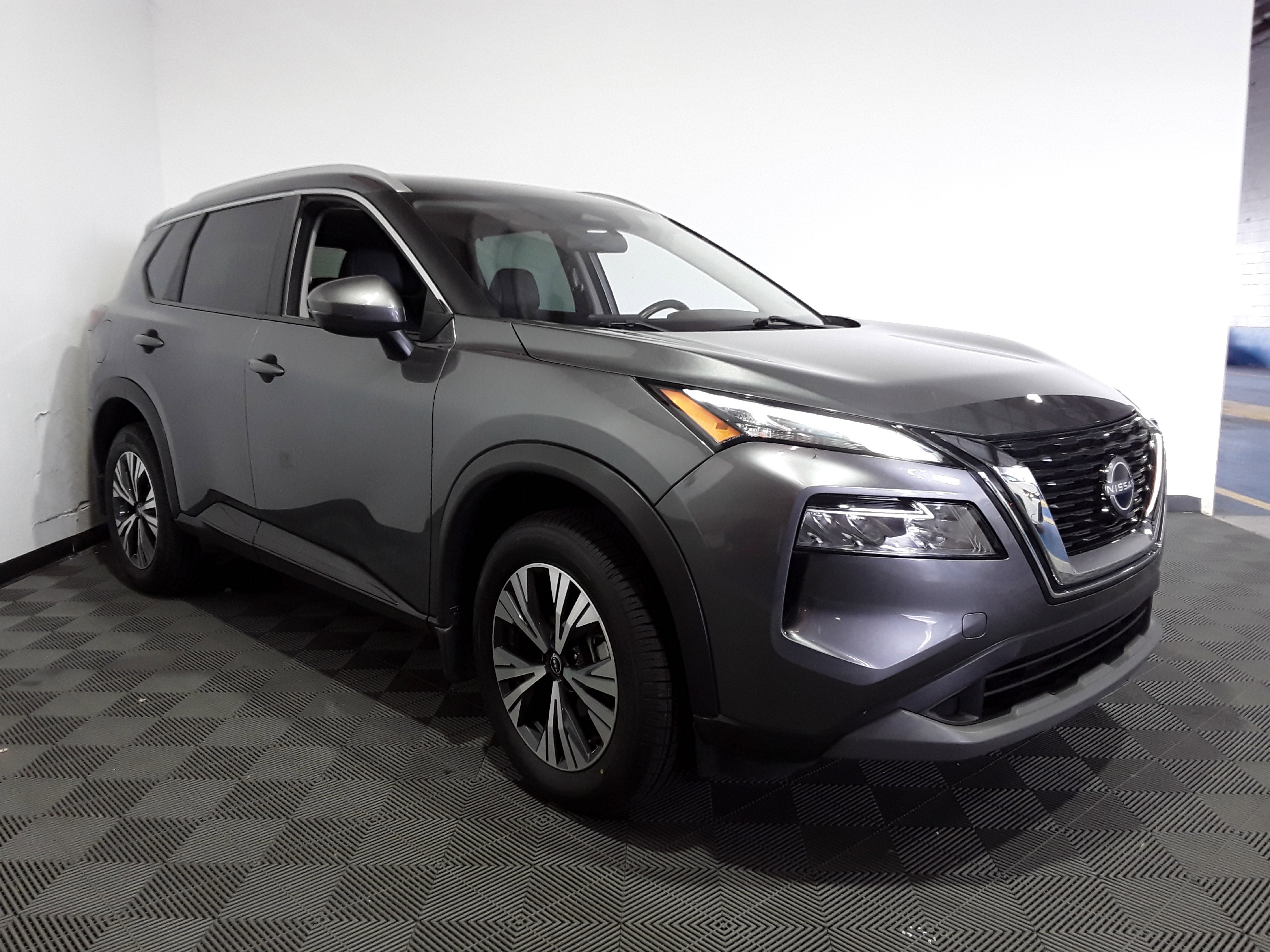 2022 Nissan Rogue FWD SV