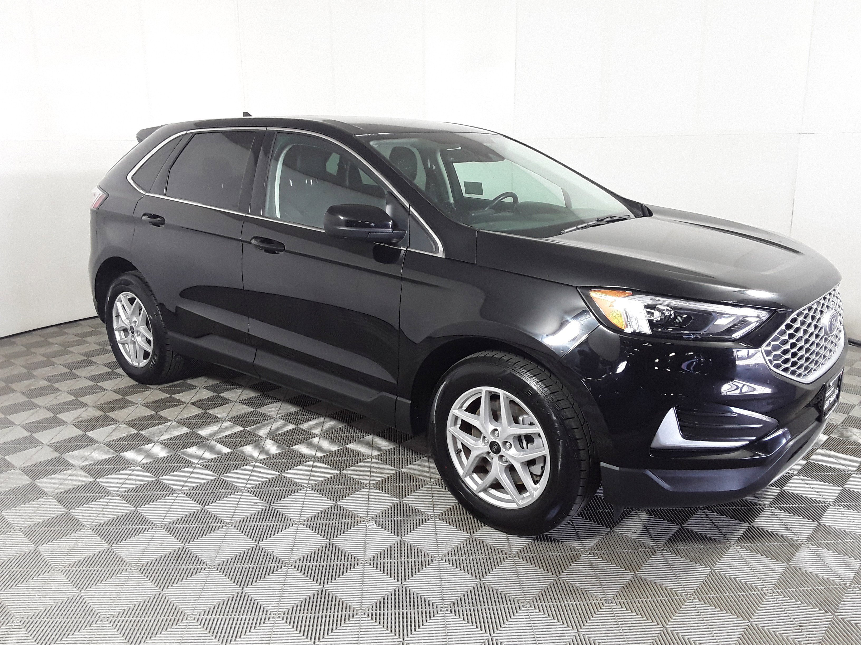 Used 2024 Ford Edge SEL AWD