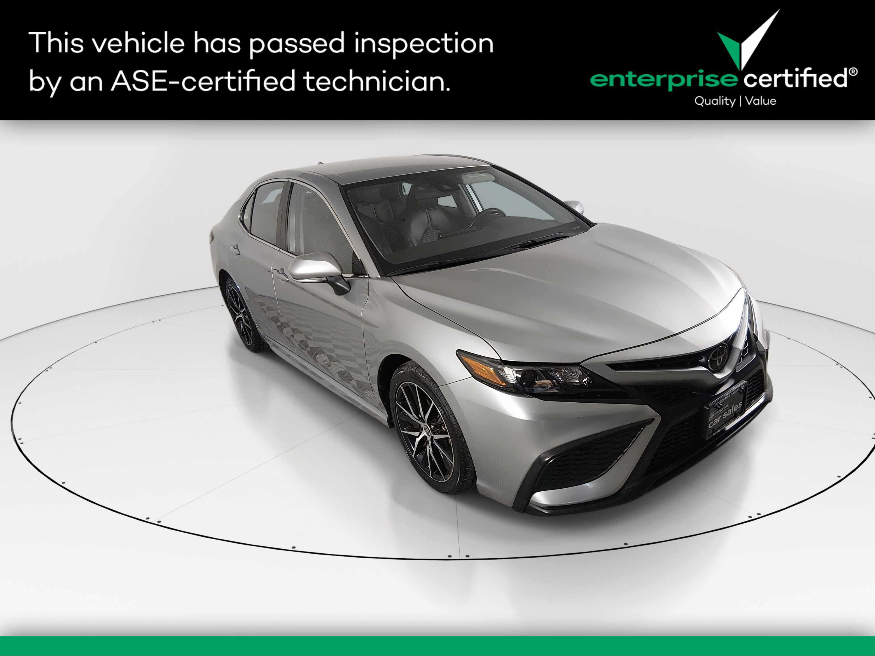 2023 Toyota Camry SE's photo