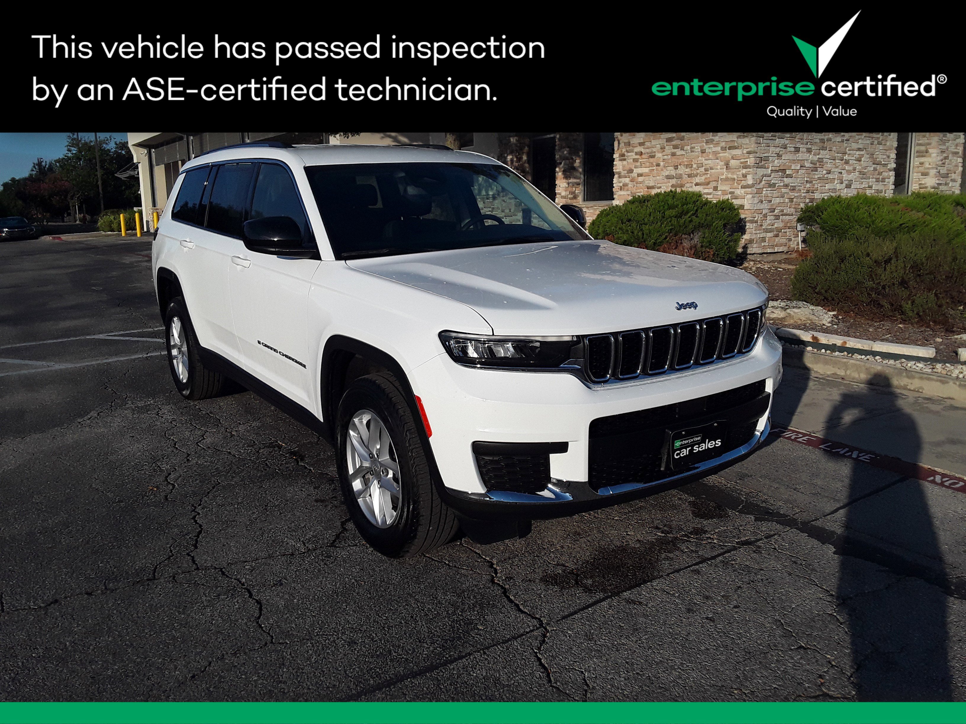 Used 2023 Jeep Grand Cherokee L Laredo 4x2