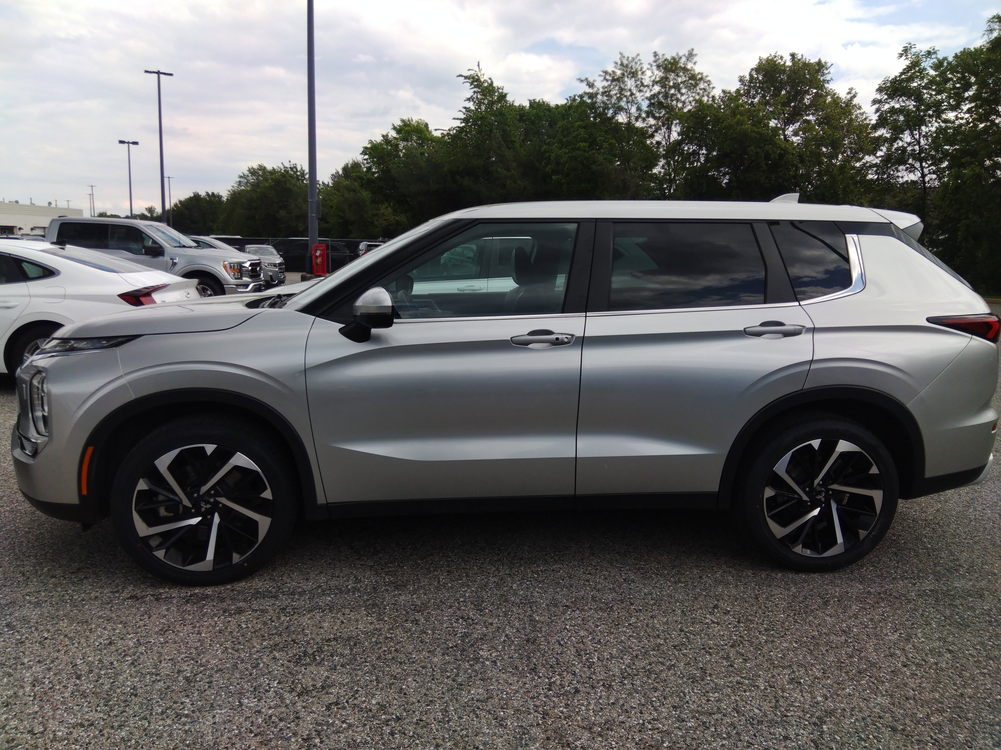 2023 Mitsubishi Outlander SE S-AWC