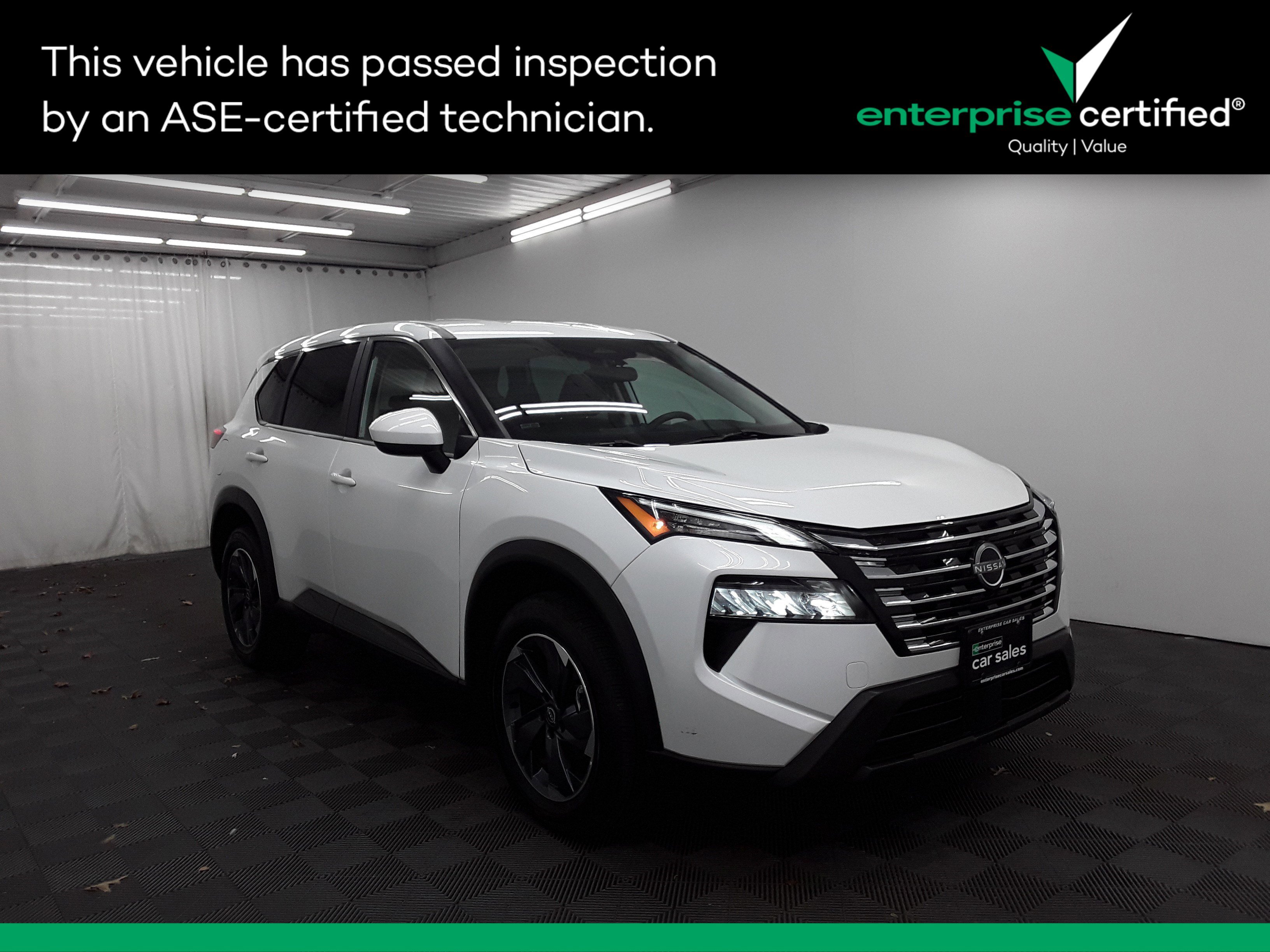 2024 Nissan Rogue SV's photo