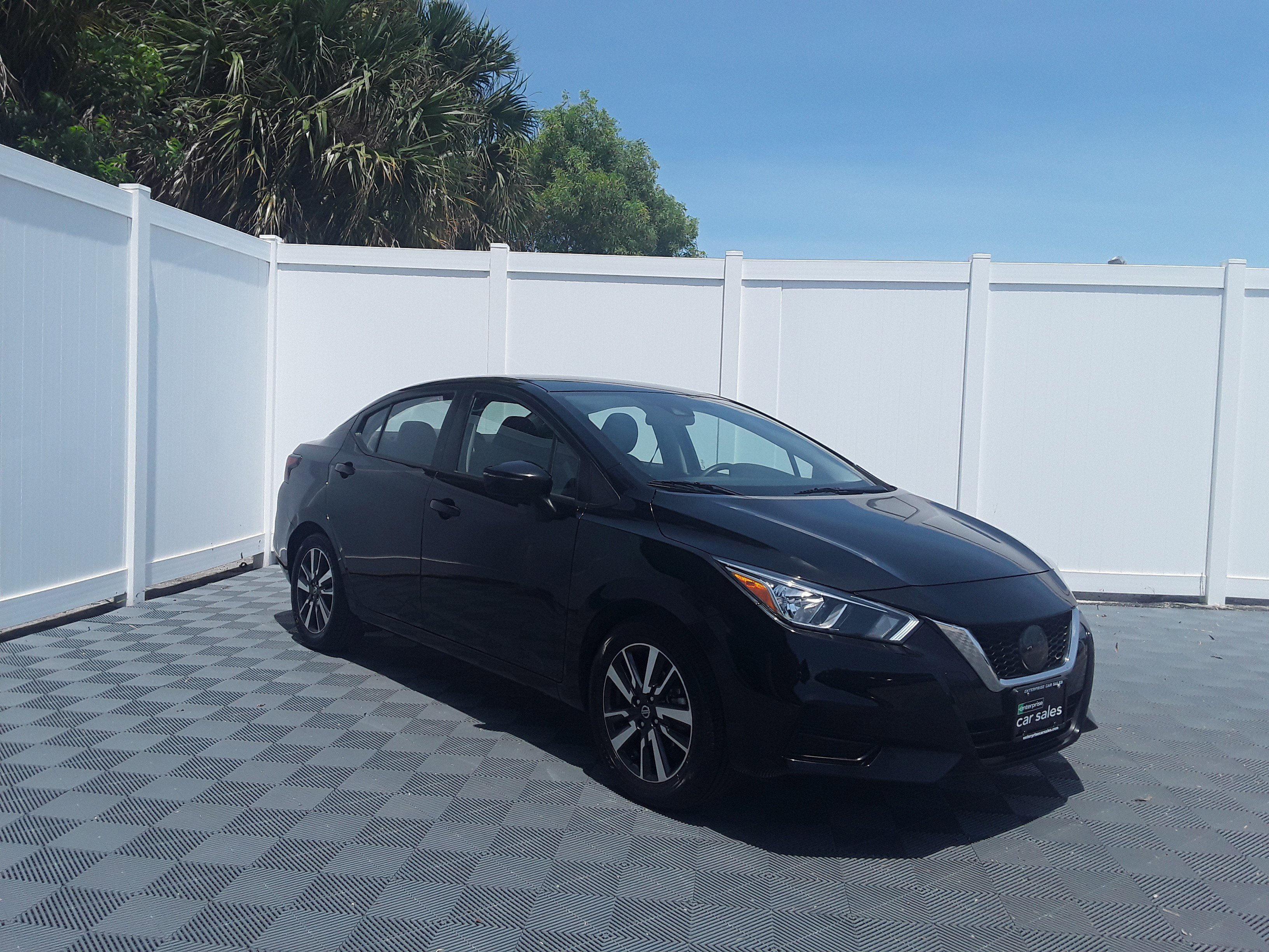 2021 Nissan Versa SV CVT