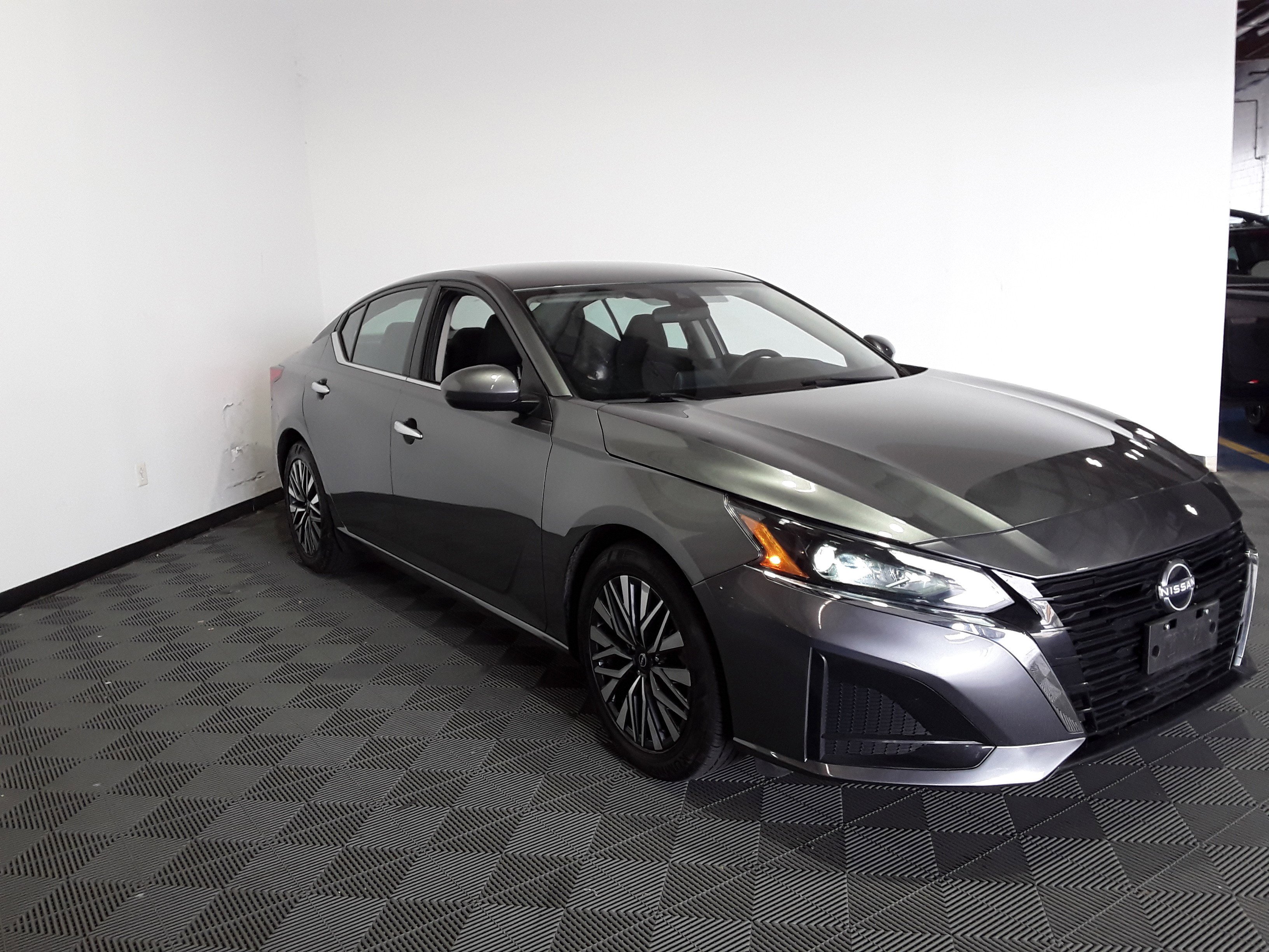 2023 Nissan Altima 2.5 SV Sedan