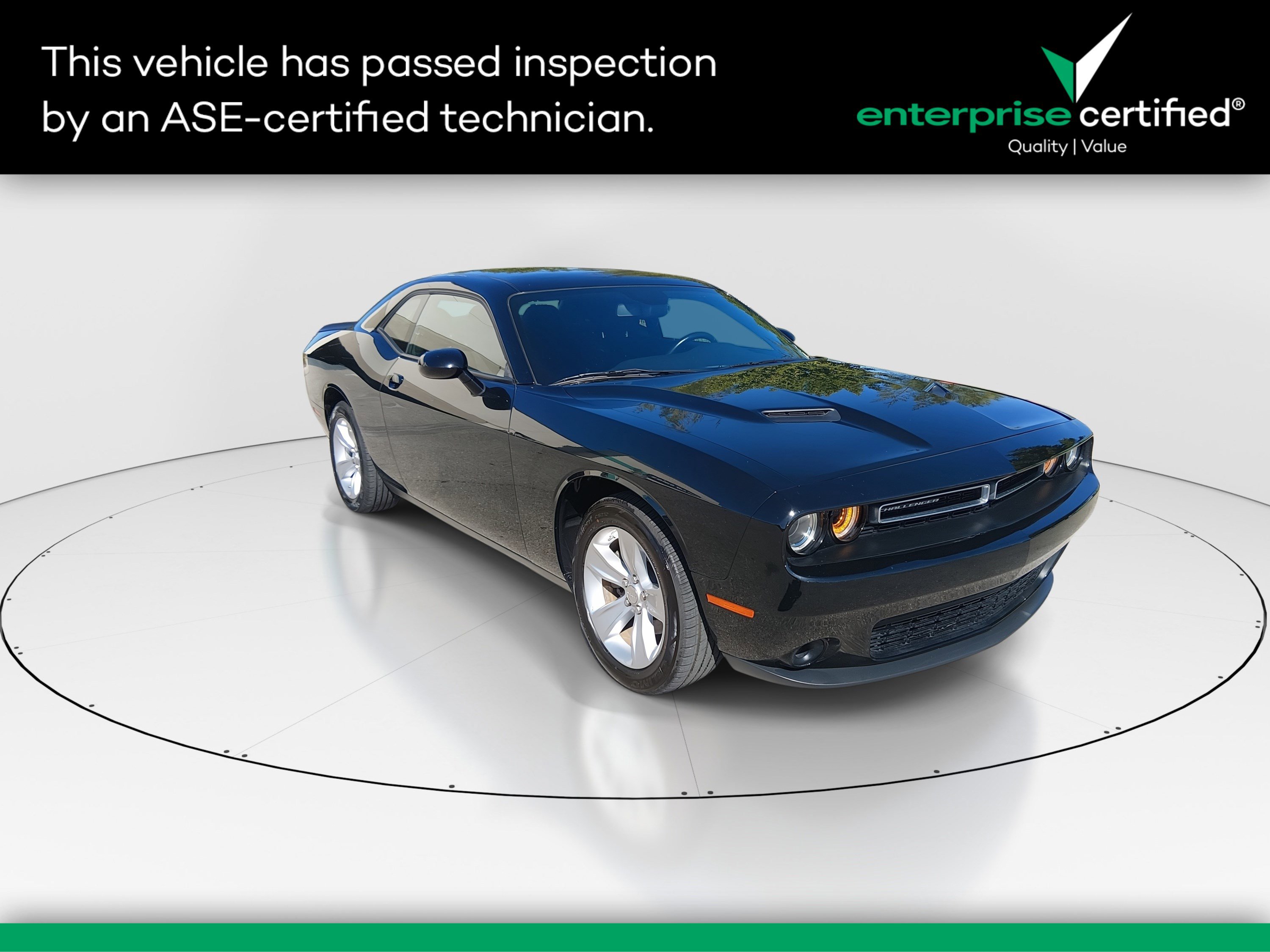 2023 Dodge Challenger SXT's photo