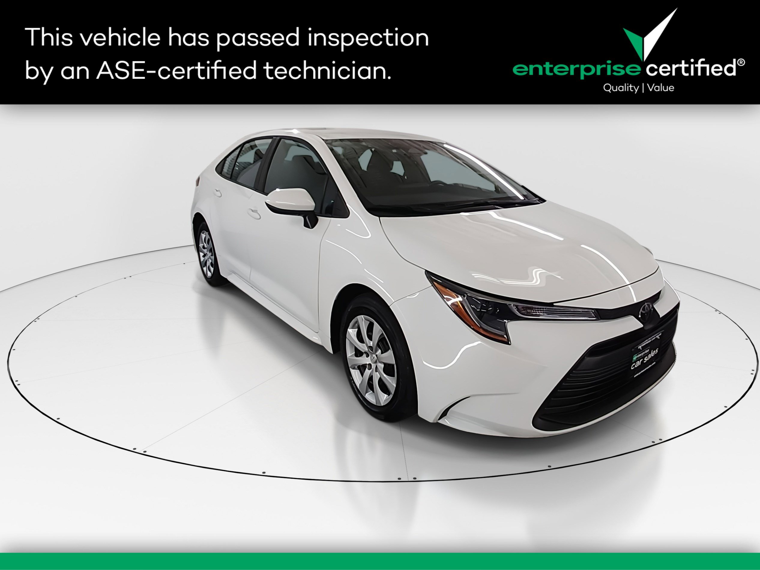 2025 Toyota Corolla LE's photo