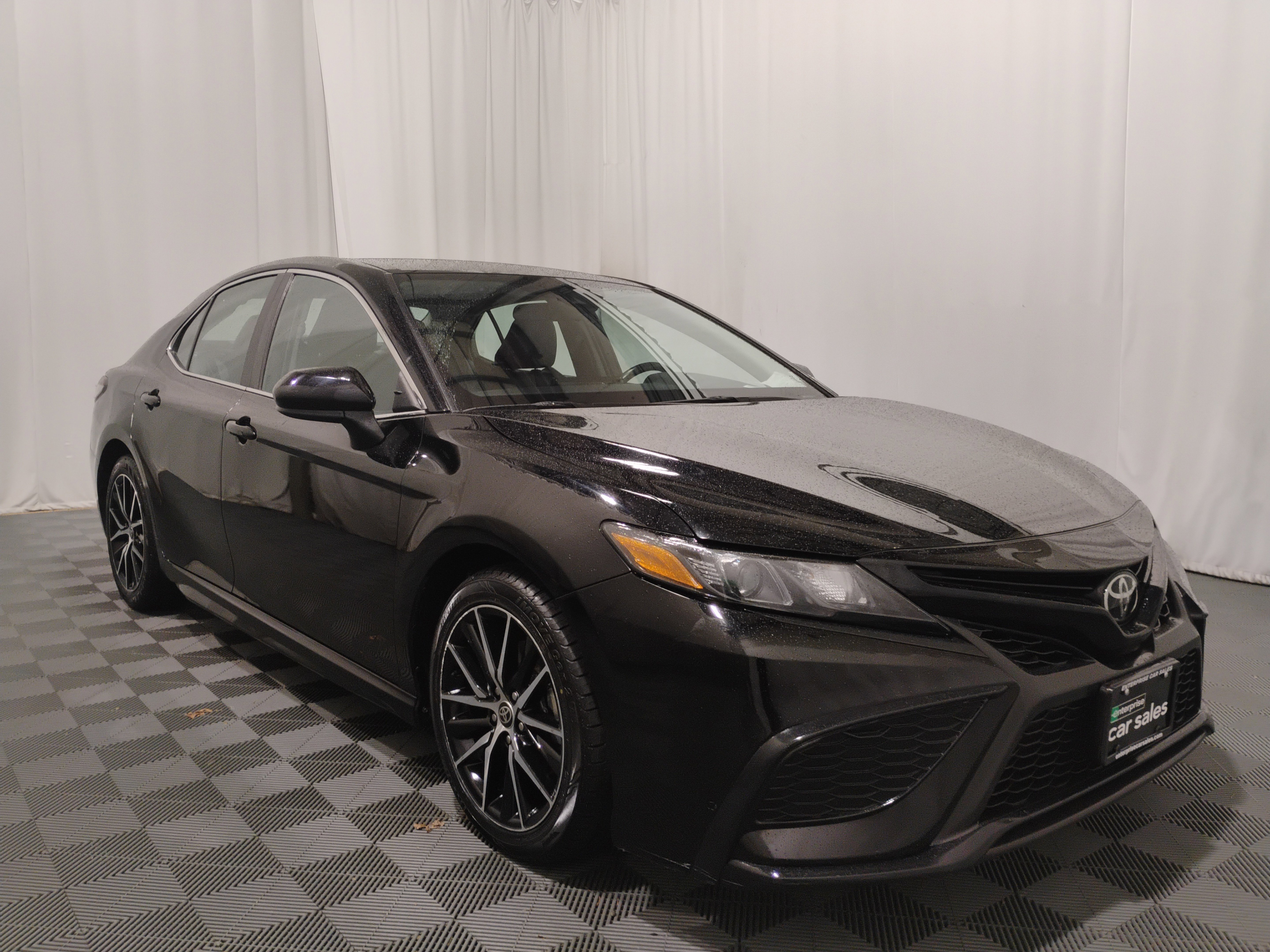 2021 Toyota Camry SE Auto