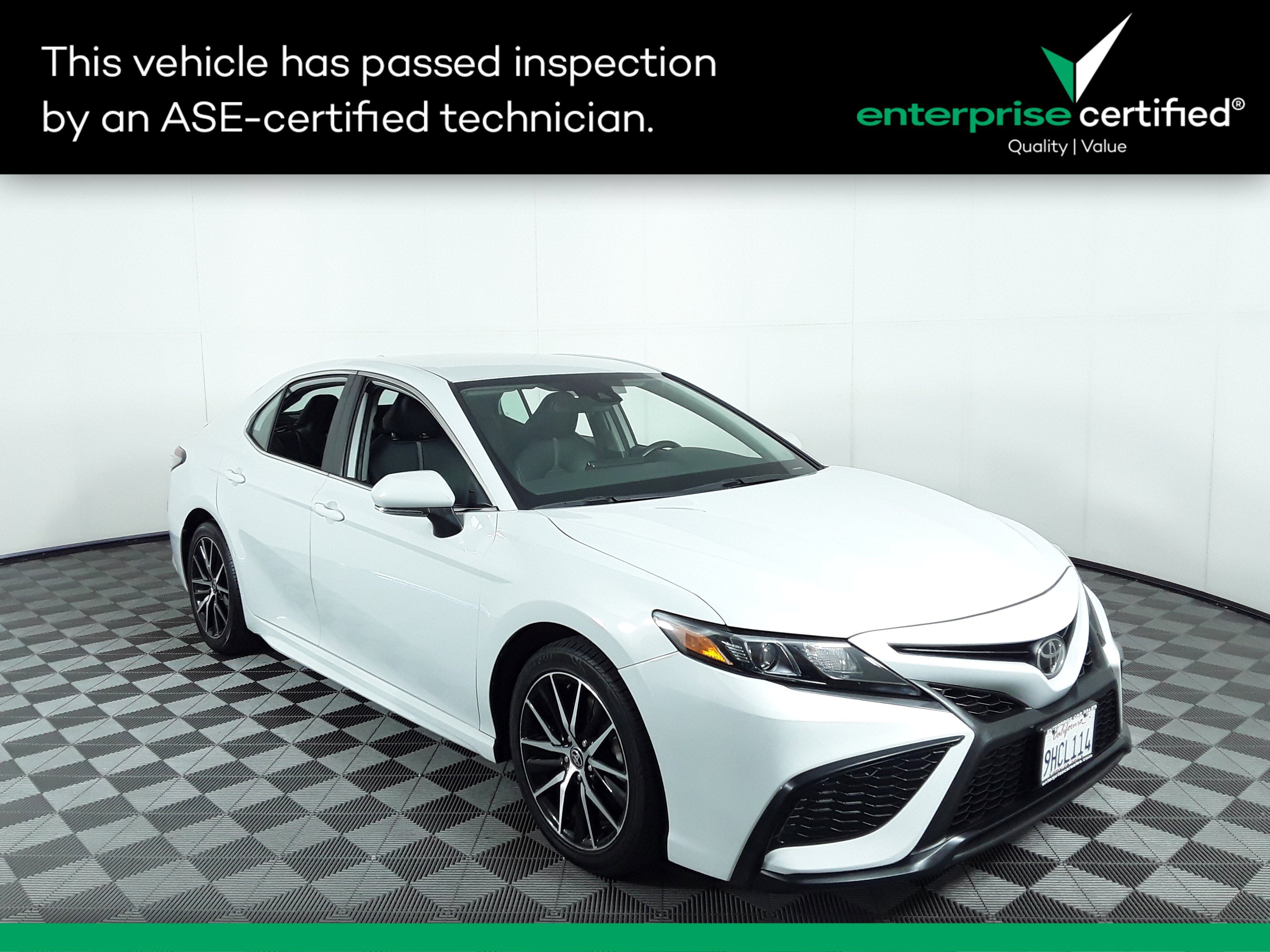 Used 2023 Toyota Camry SE Auto