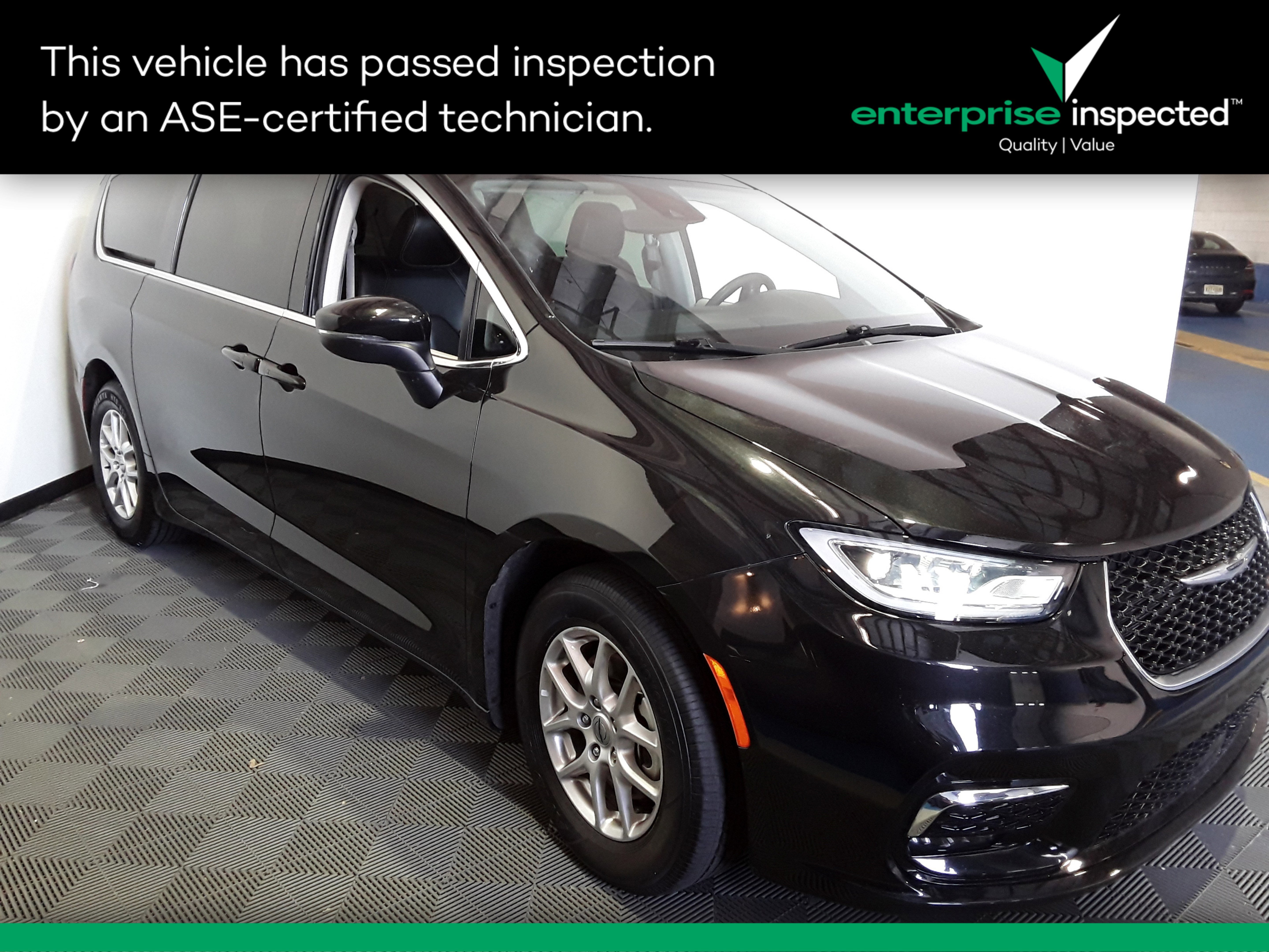 Used 2023 Chrysler Pacifica Touring L FWD