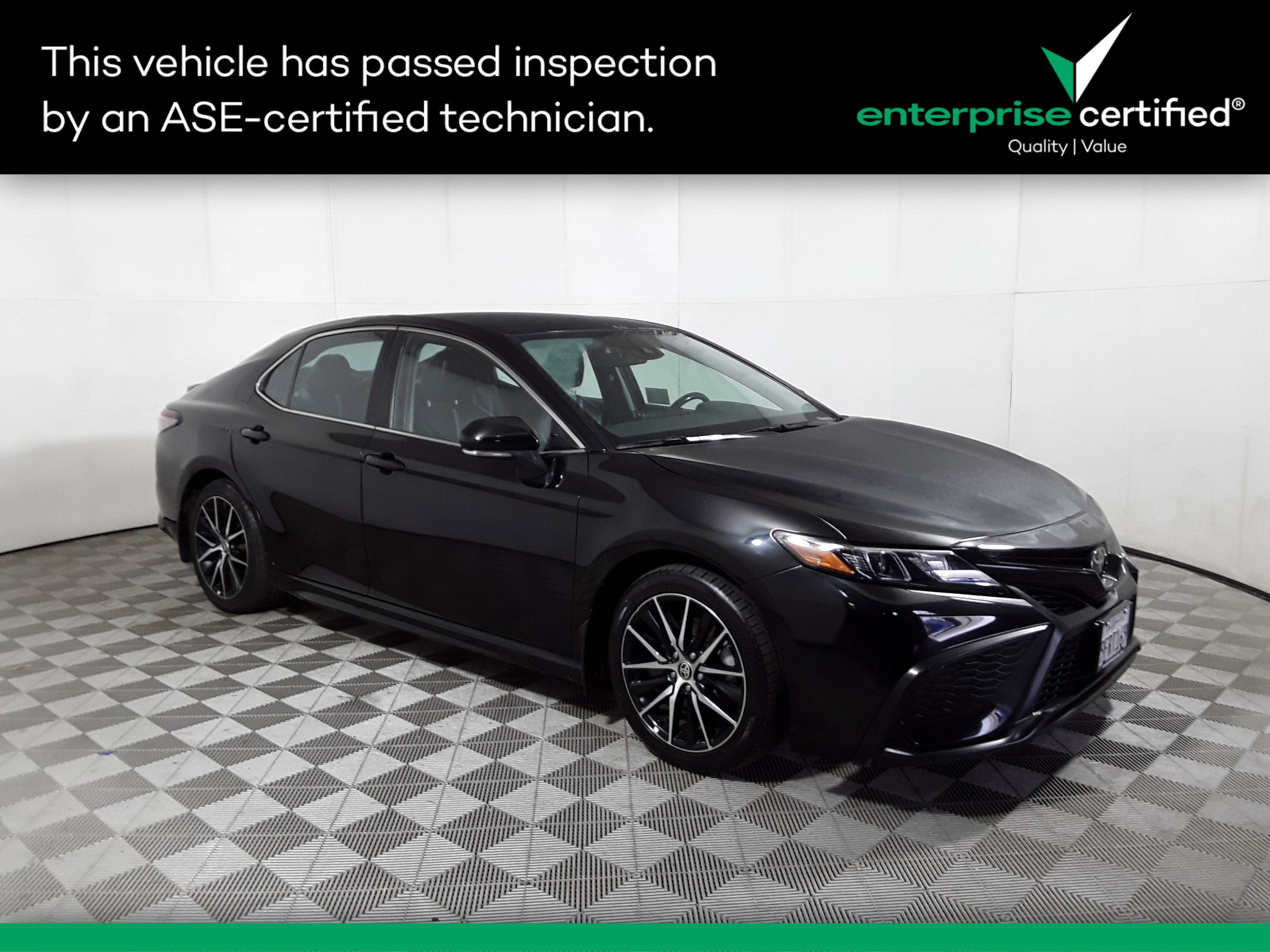 Used 2023 Toyota Camry SE Auto