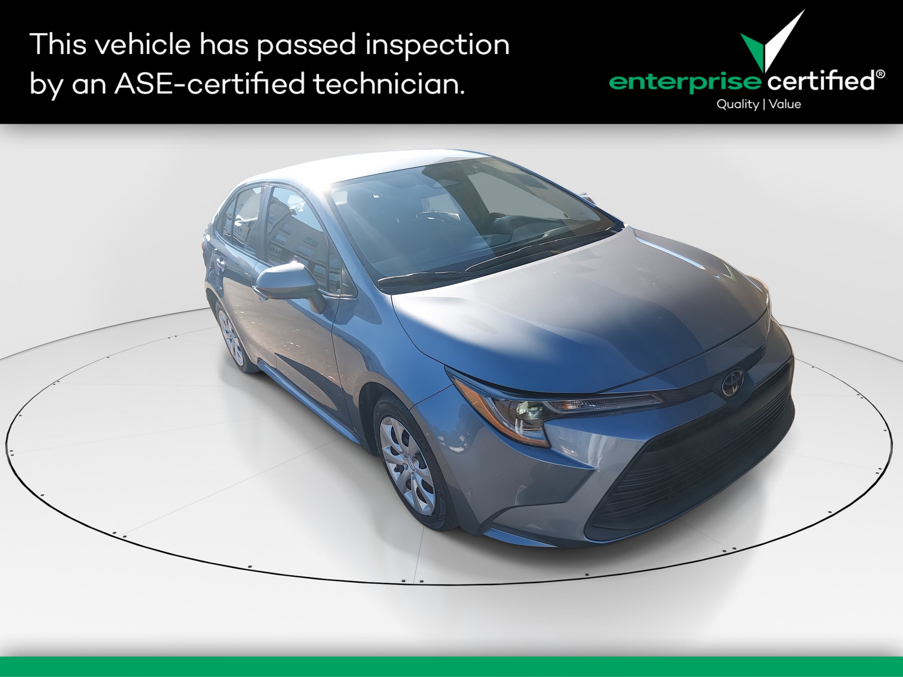 2024 Toyota Corolla LE's photo