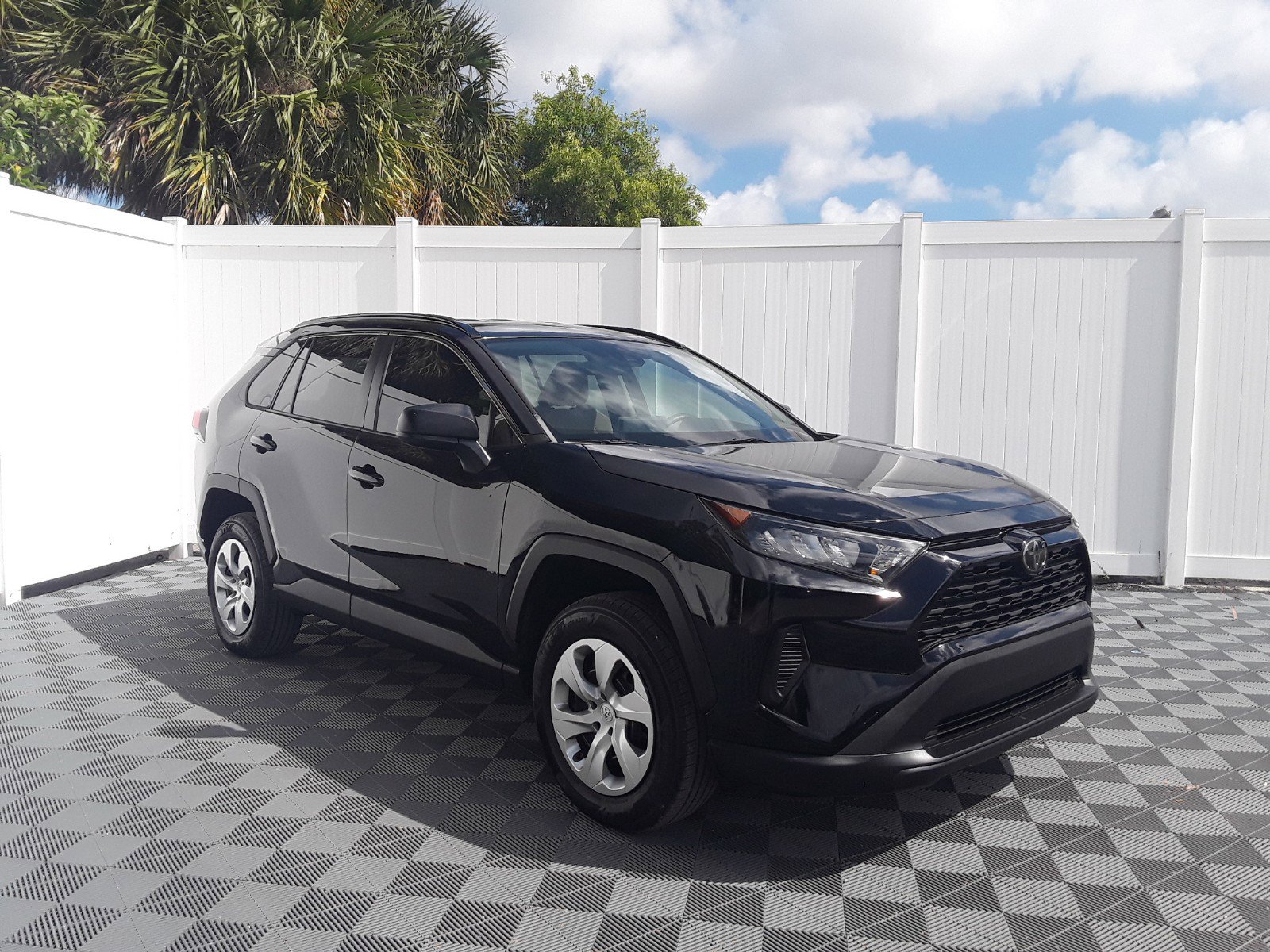 2020 Toyota RAV4 LE AWD