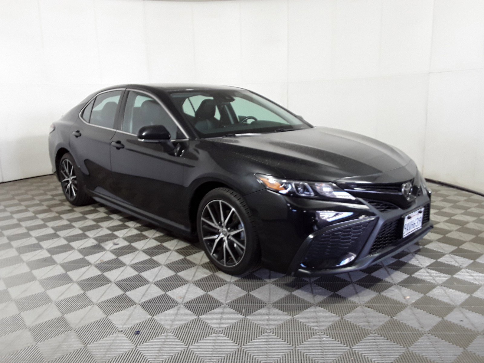 2022 Toyota Camry SE Auto