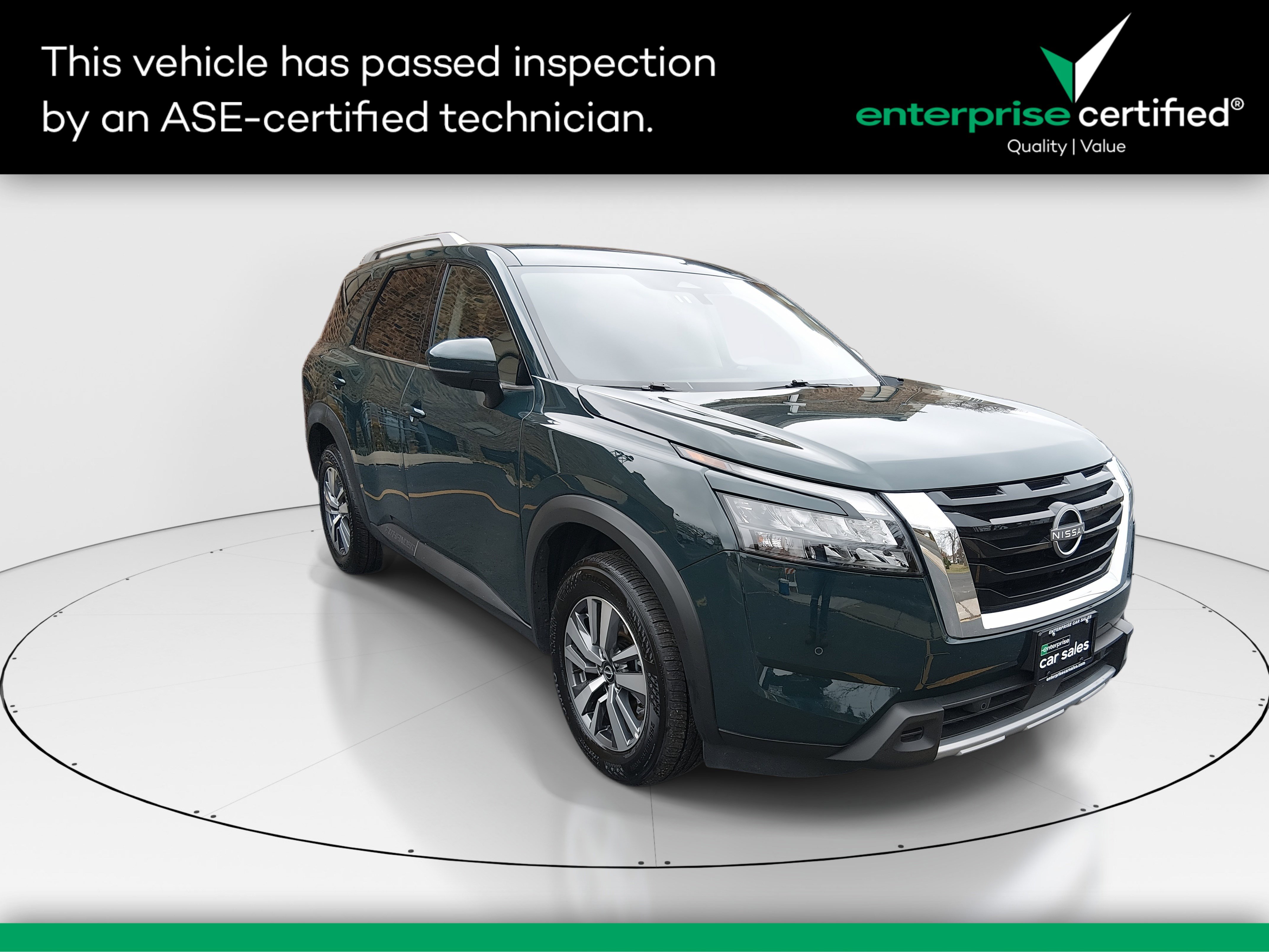 2025 Nissan Pathfinder SL's photo