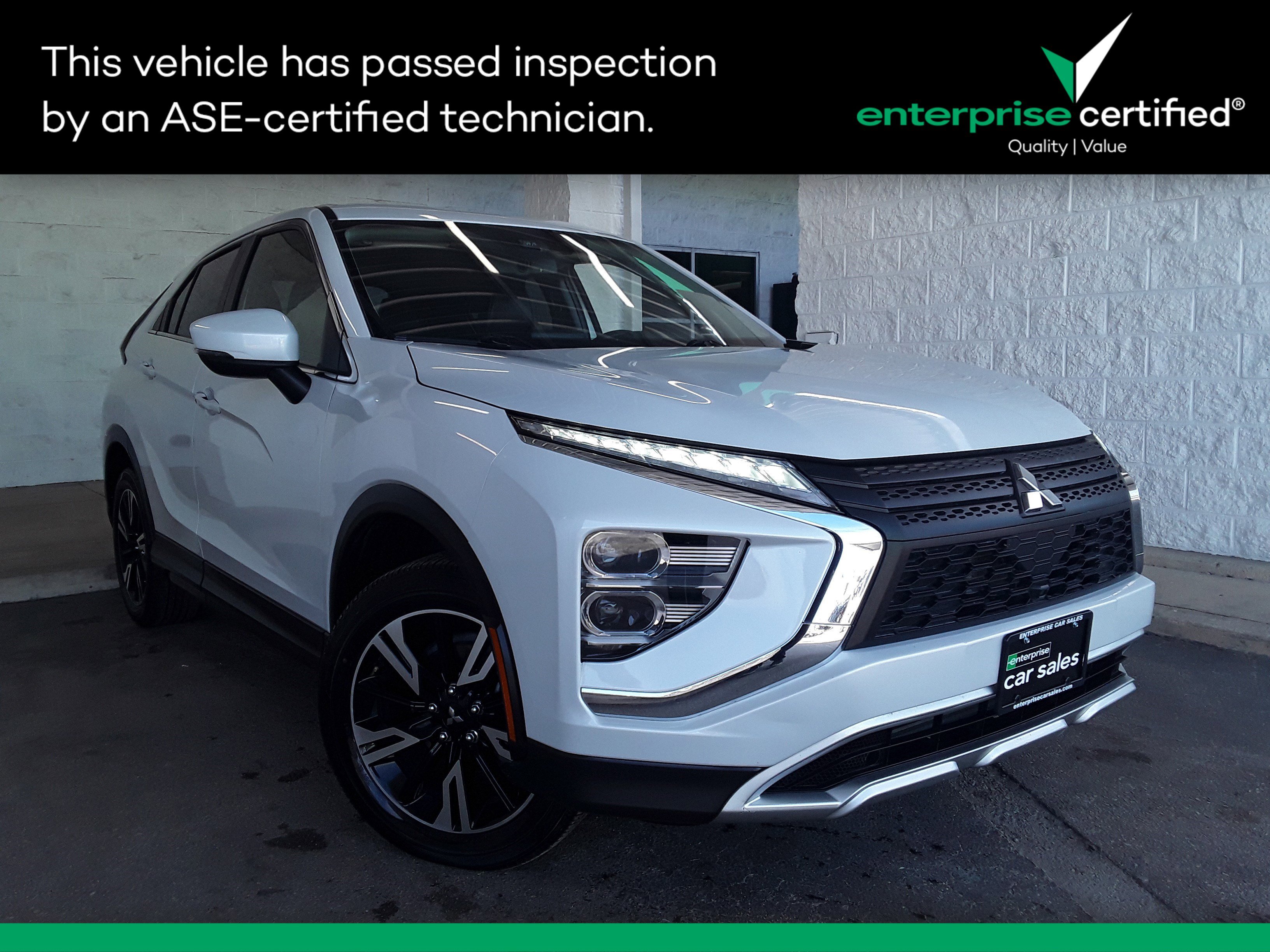 2024 Mitsubishi Eclipse Cross SE's photo