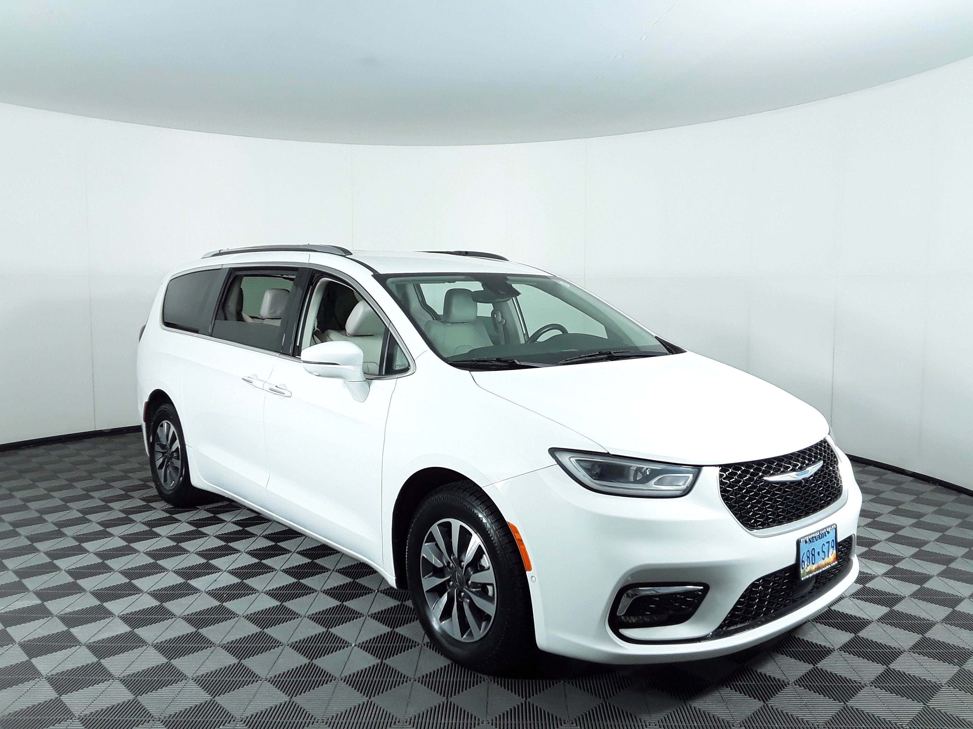 2021 Chrysler Pacifica Hybrid Touring L FWD