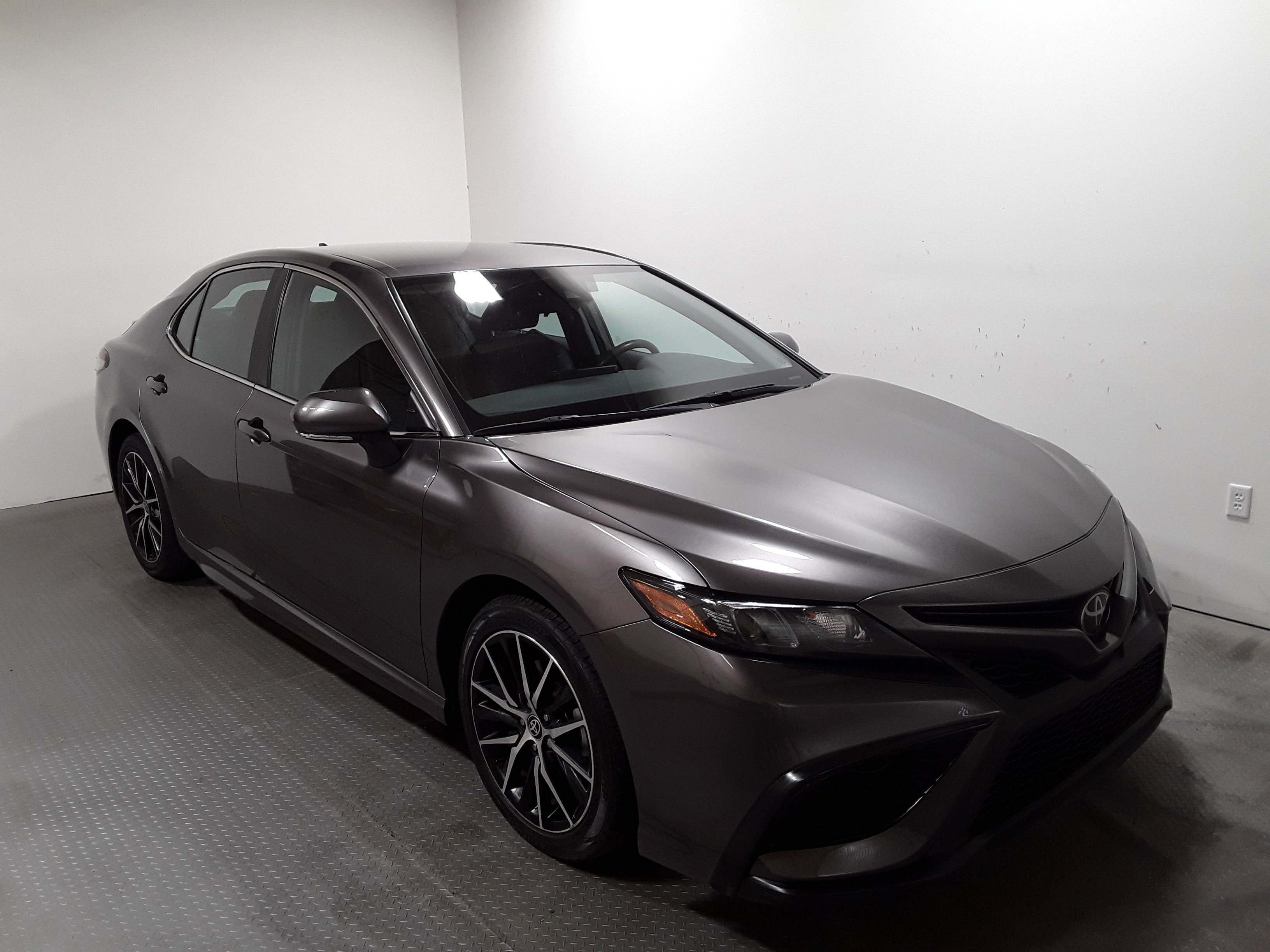 2023 Toyota Camry SE Auto