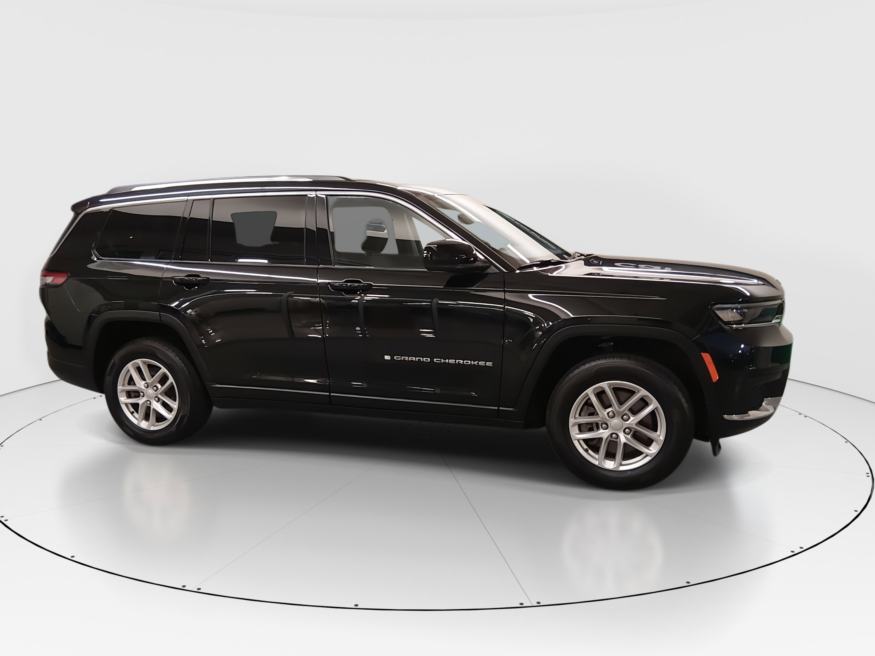 Image of Used 2023 Jeep Grand Cherokee L Laredo 4x2