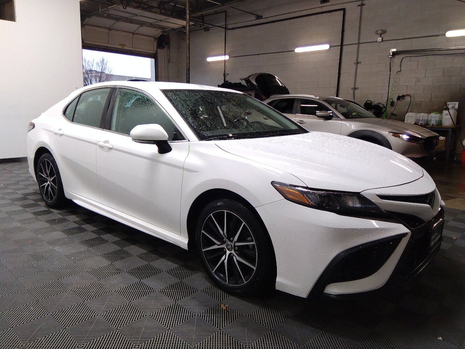 2022 Toyota Camry SE Auto