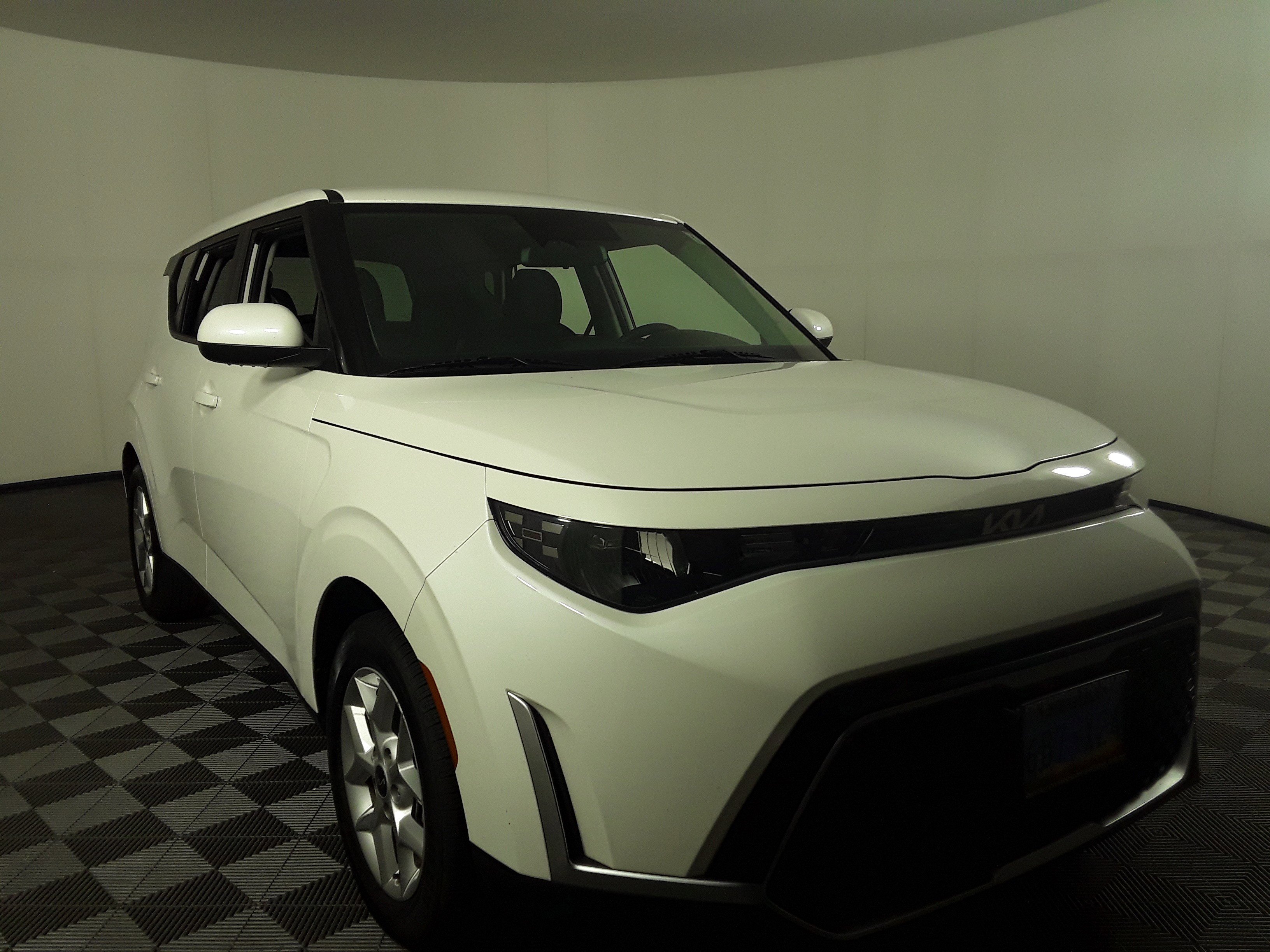 2023 Kia Soul LX IVT
