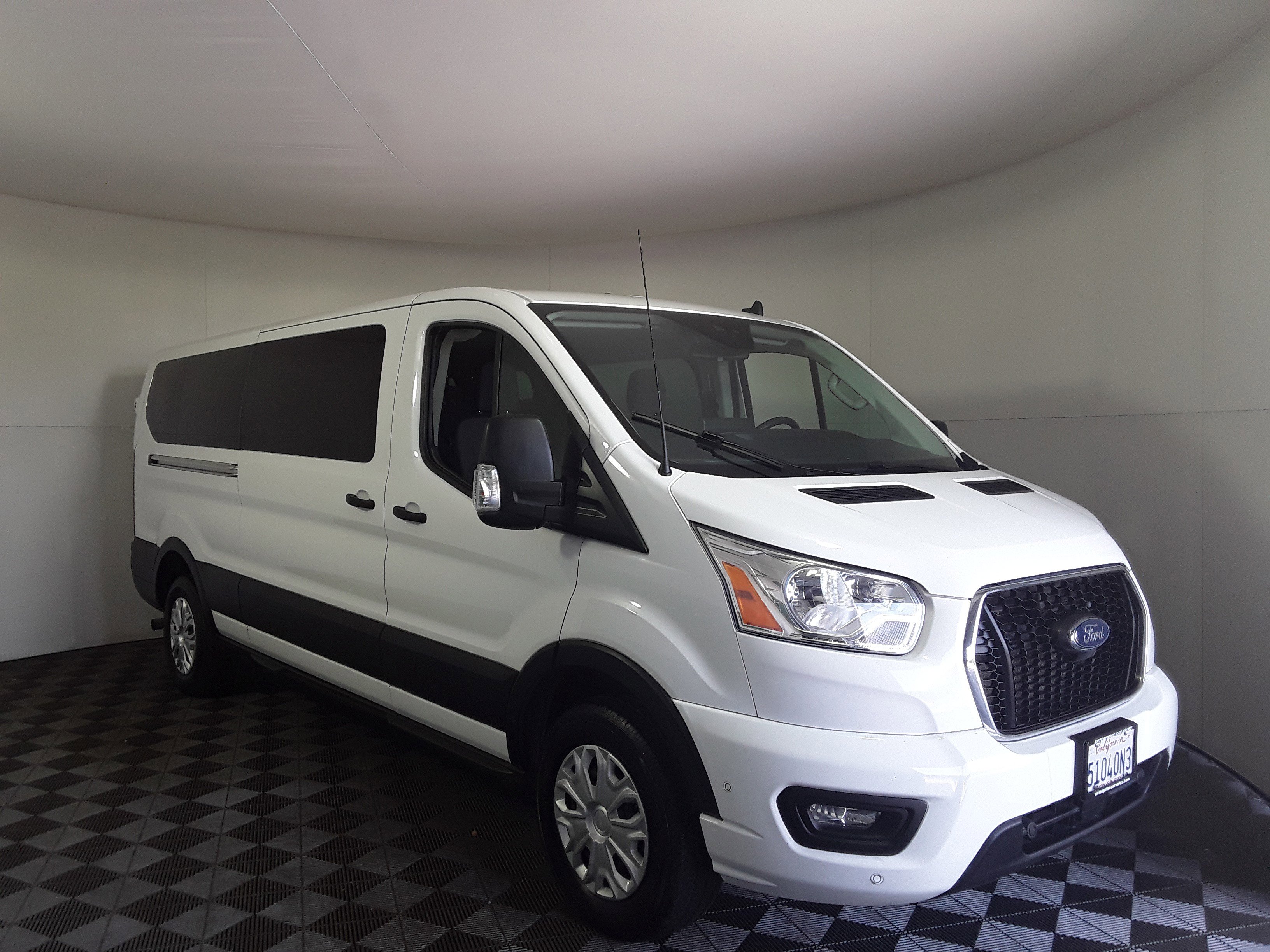 2022 Ford Transit Passenger Wagon T-350 148