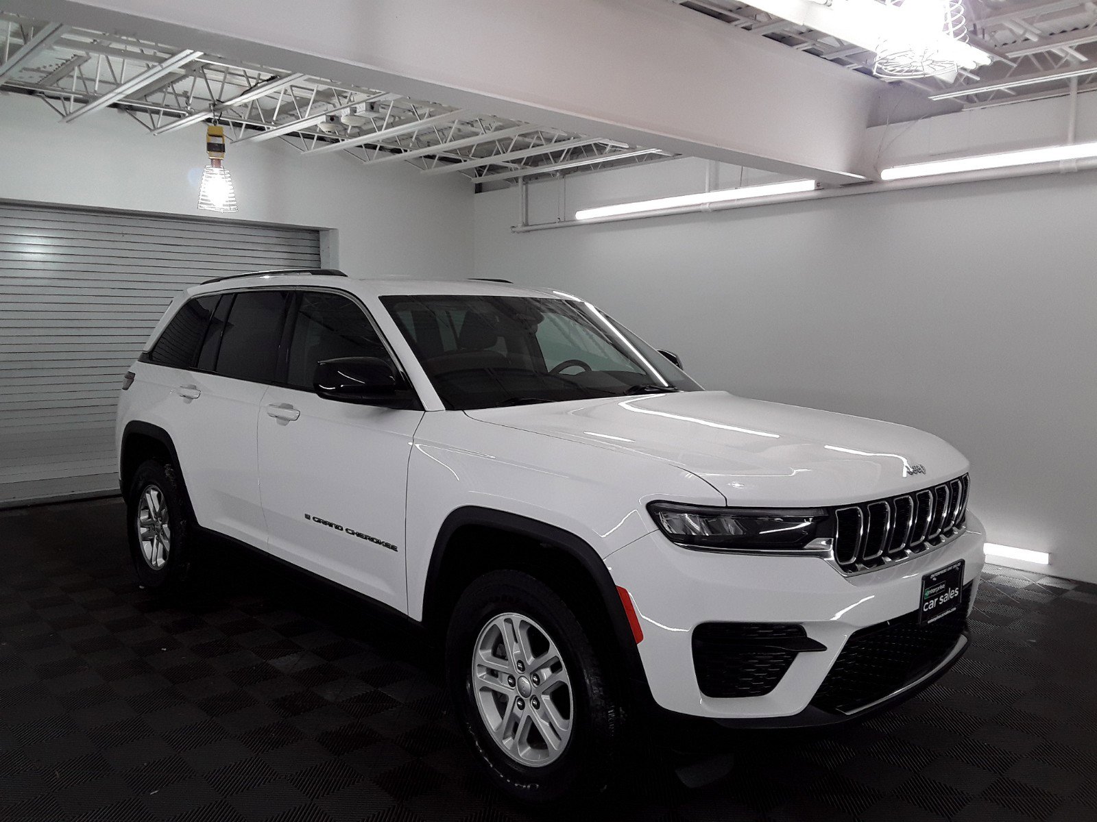 2023 Jeep Grand Cherokee Laredo 4x4