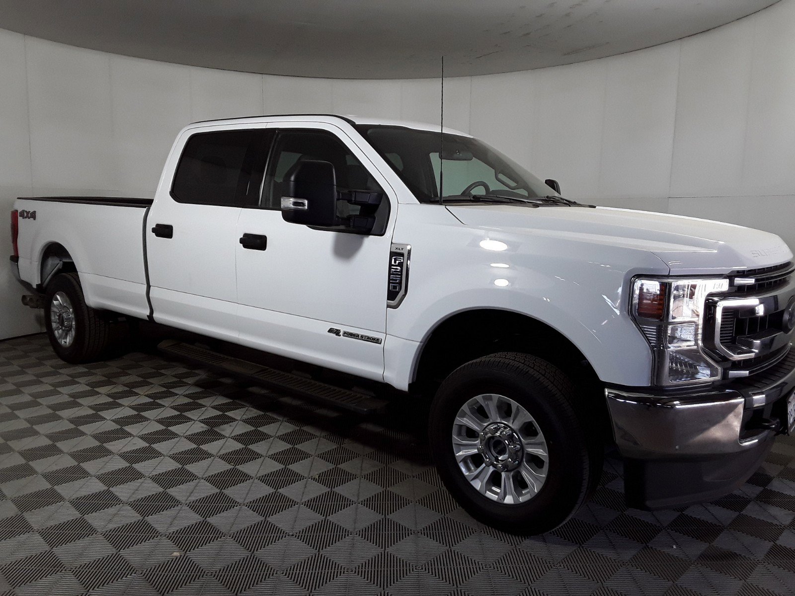 2022 Ford Super Duty F-250 SRW XLT 4WD Crew Cab 8' Box