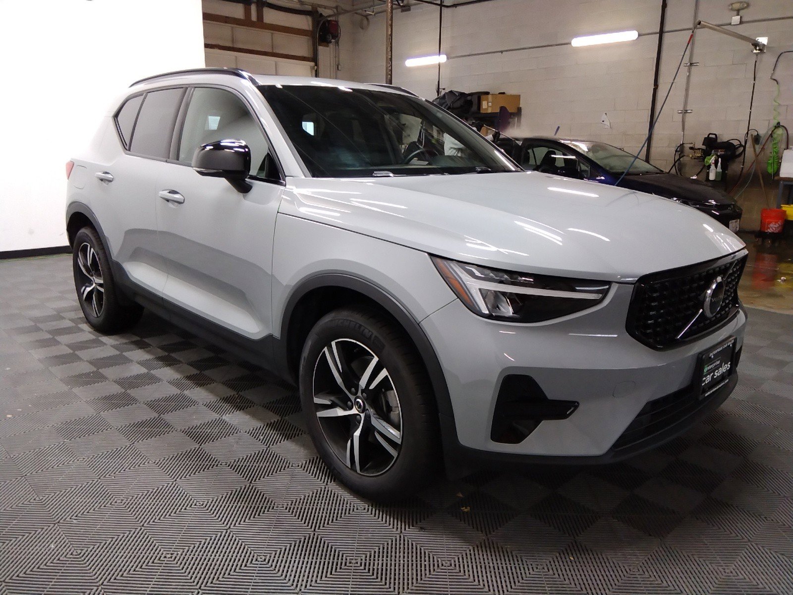 2024 Volvo XC40 Core Dark Theme B5 AWD