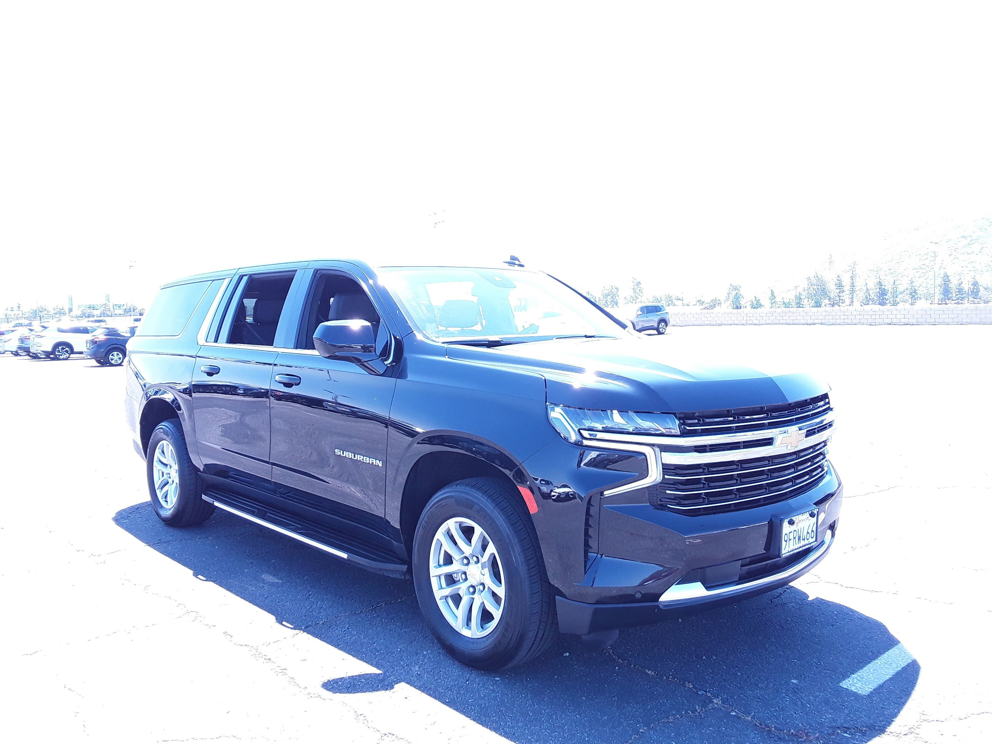 2023 Chevrolet Suburban 4WD 4dr LT