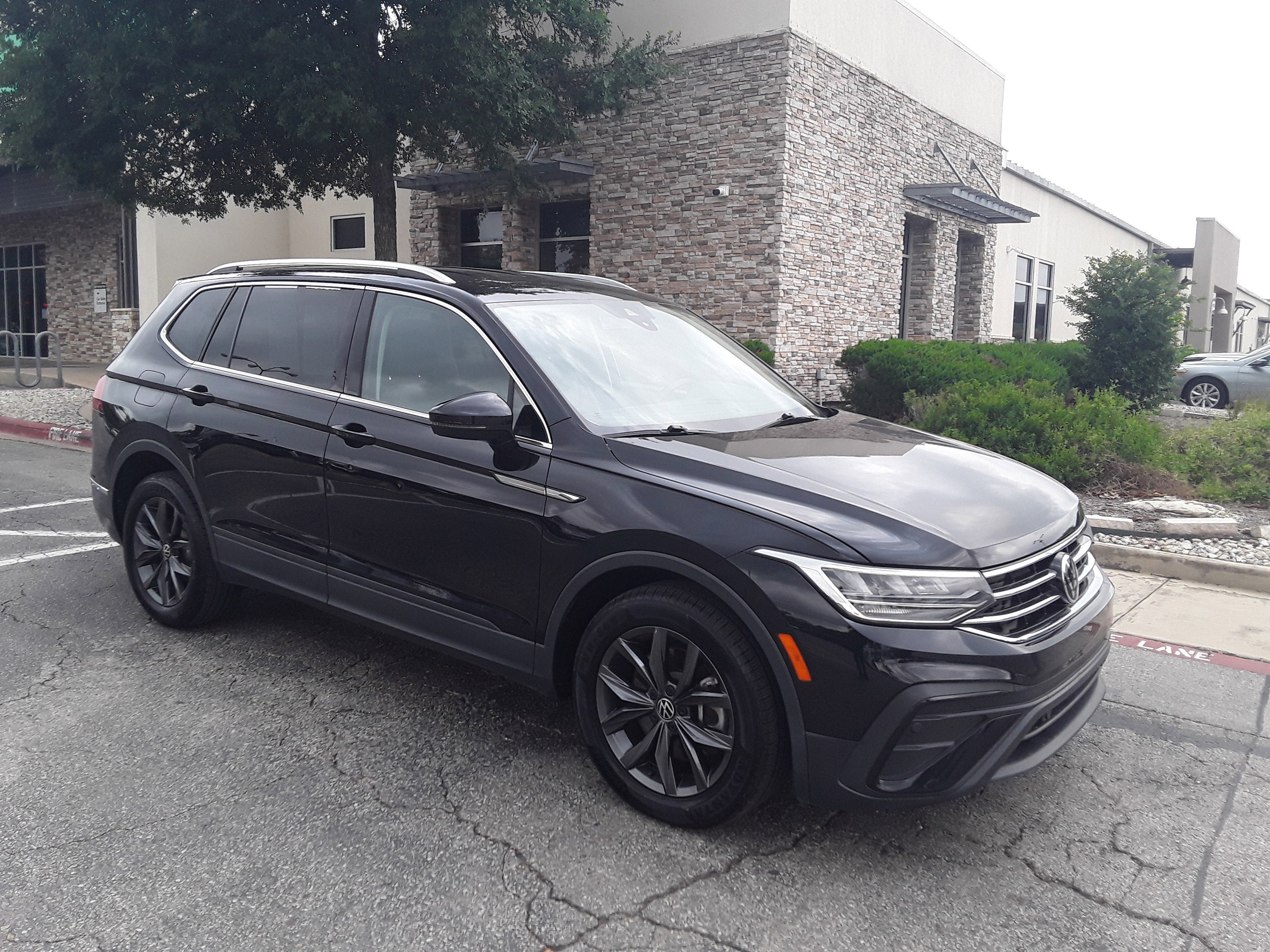 2022 Volkswagen Tiguan 2.0T SE FWD