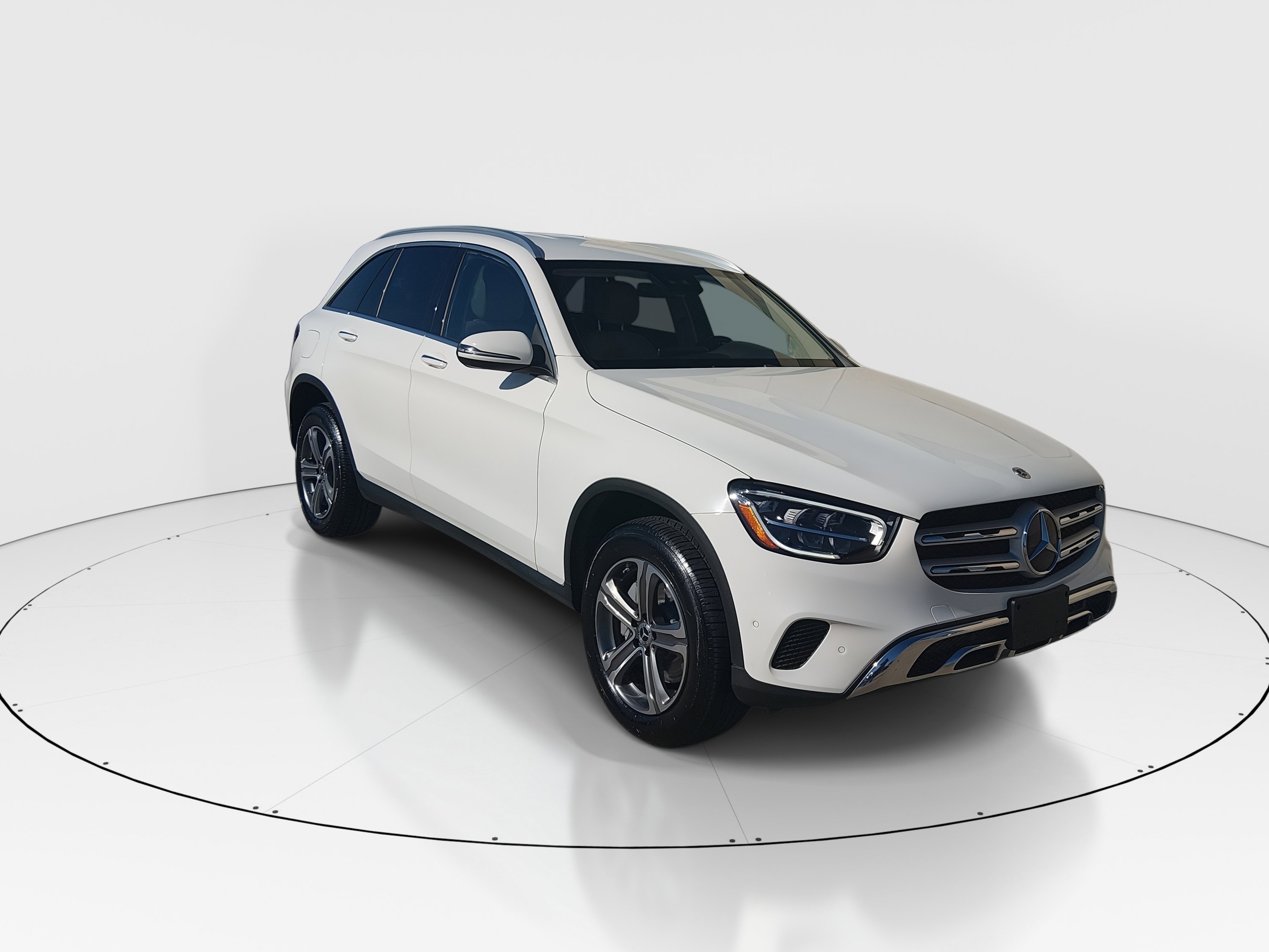 2022 Mercedes-Benz GLC GLC300's photo