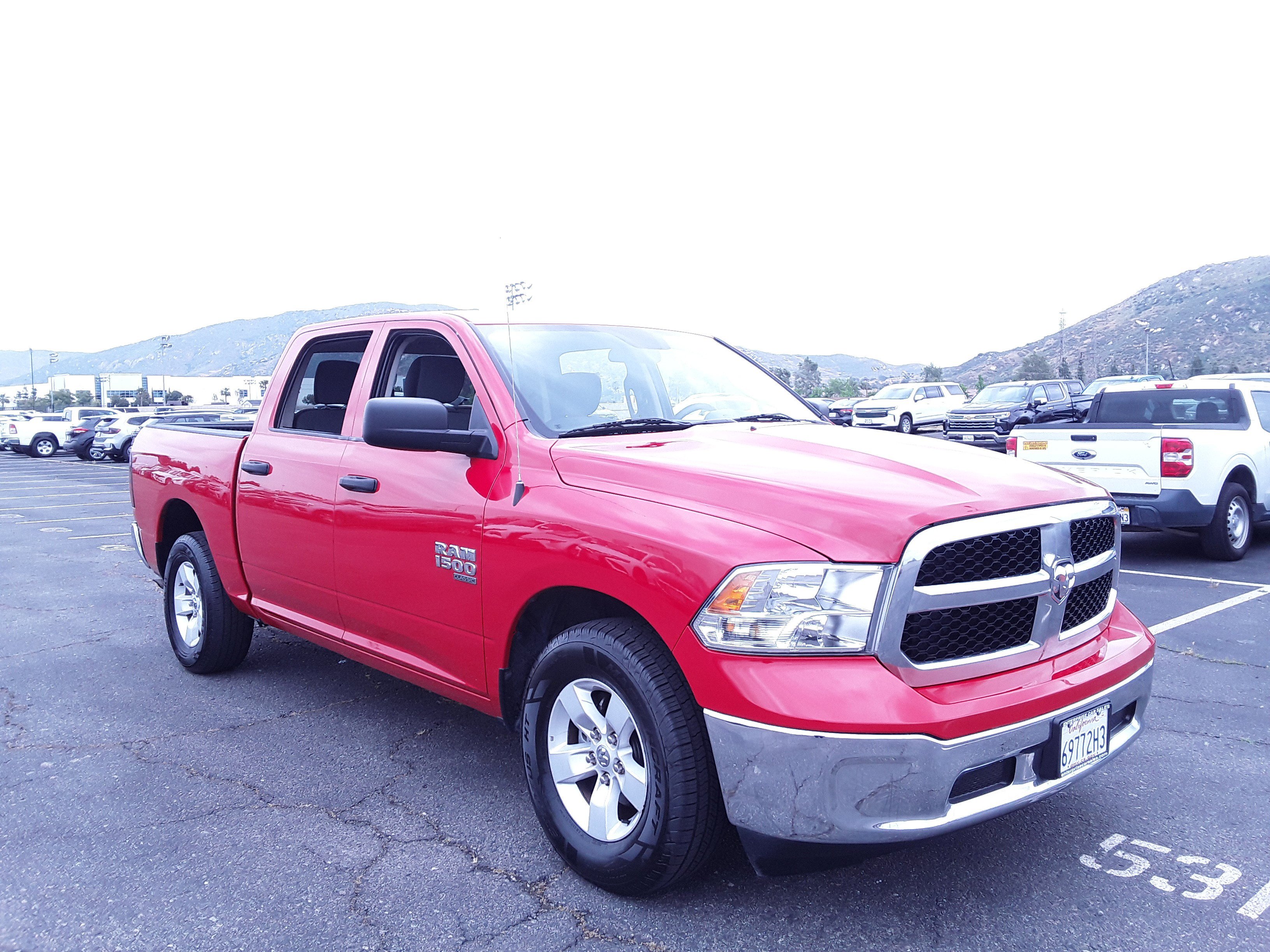 2022 Ram 1500 Classic SLT 4x2 Crew Cab 5'7