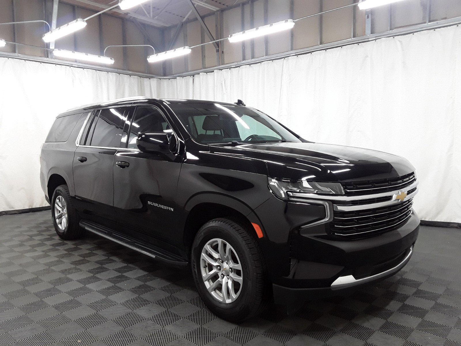 2023 Chevrolet Suburban 4WD 4dr LT