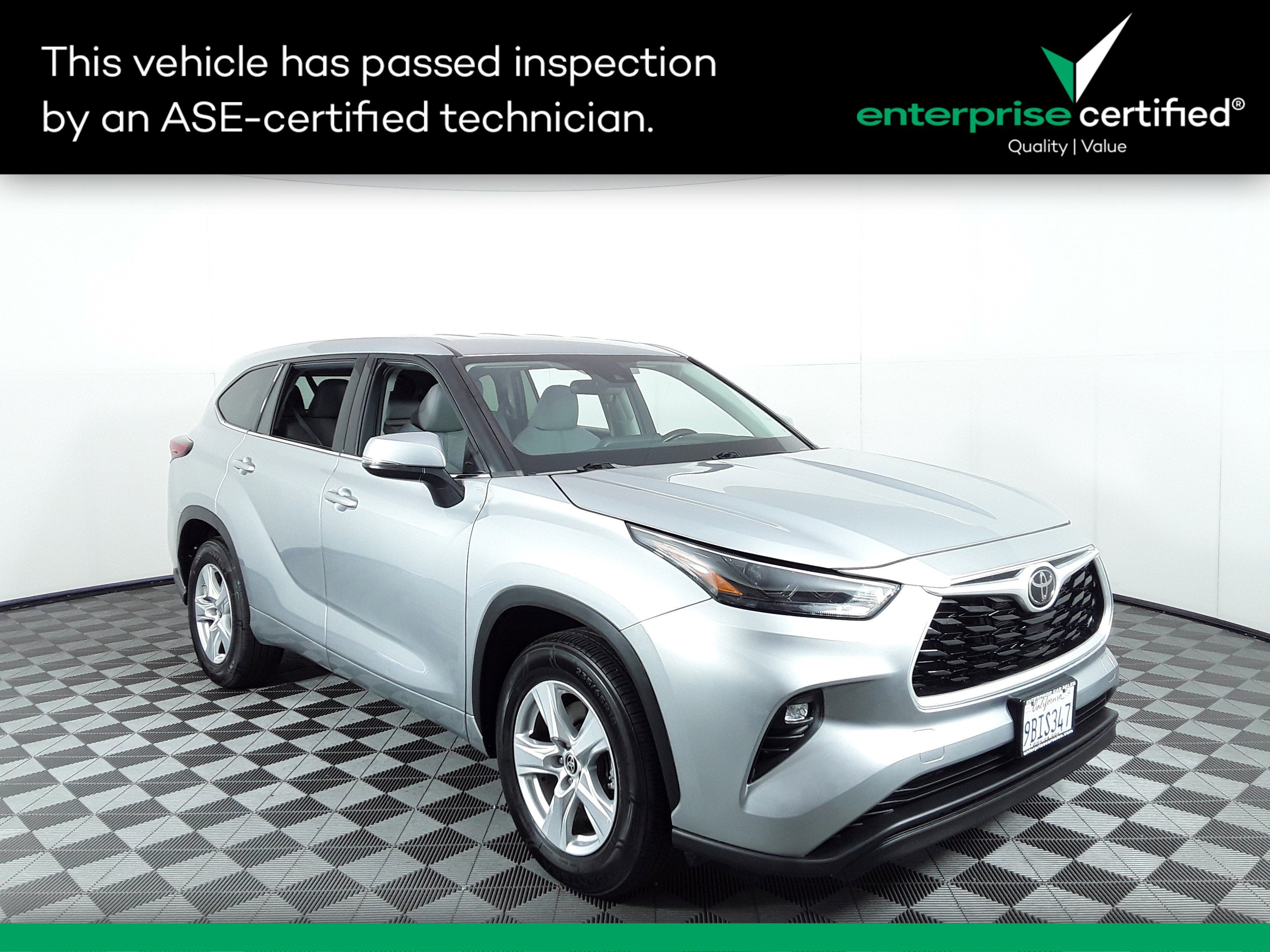 2022 Toyota Highlander LE FWD