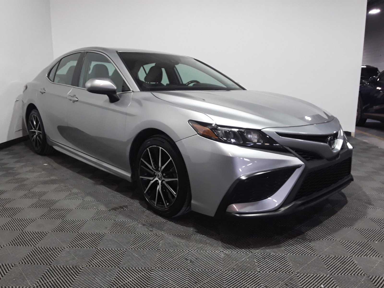 2021 Toyota Camry SE Auto