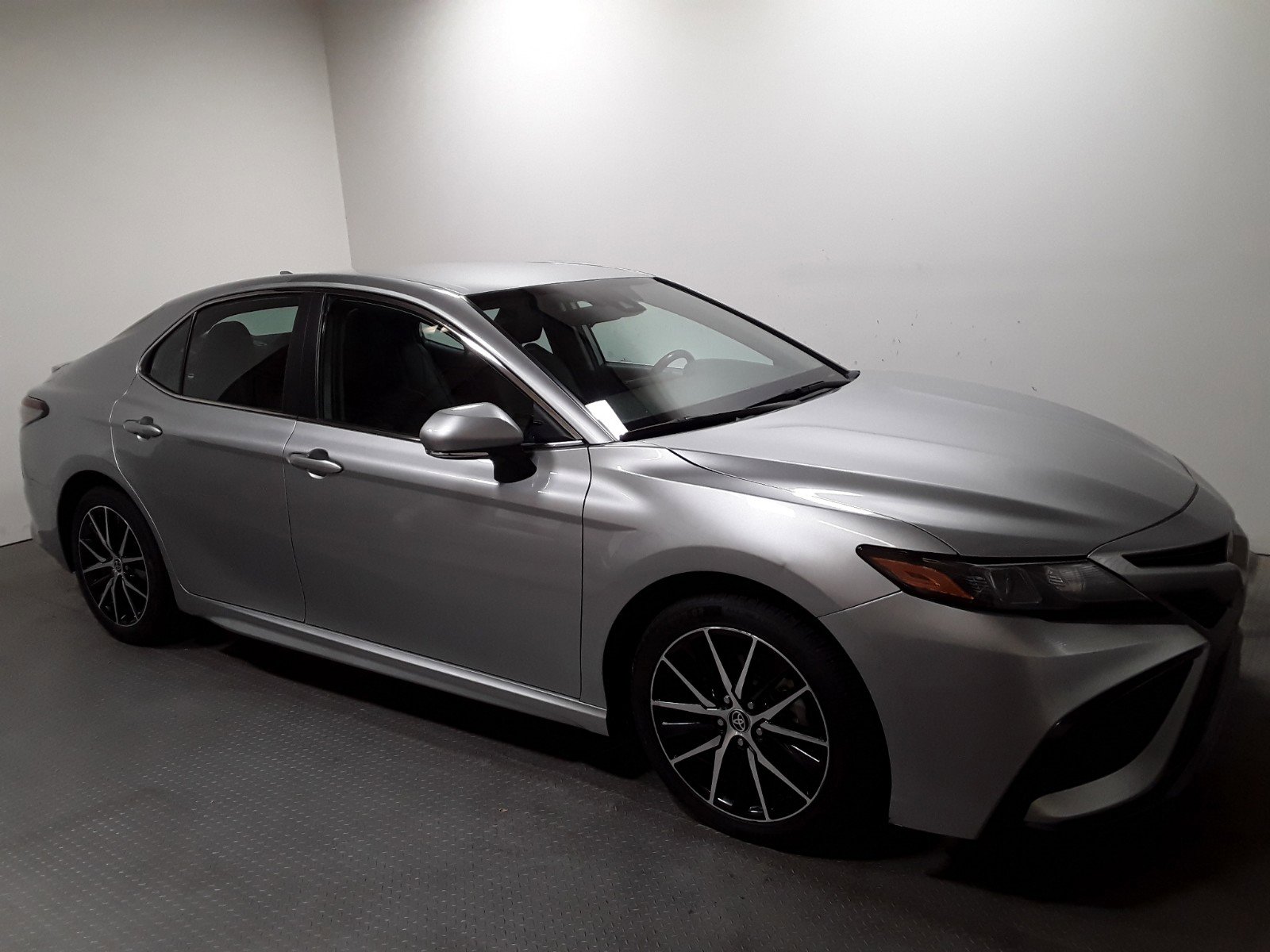 2023 Toyota Camry SE Auto