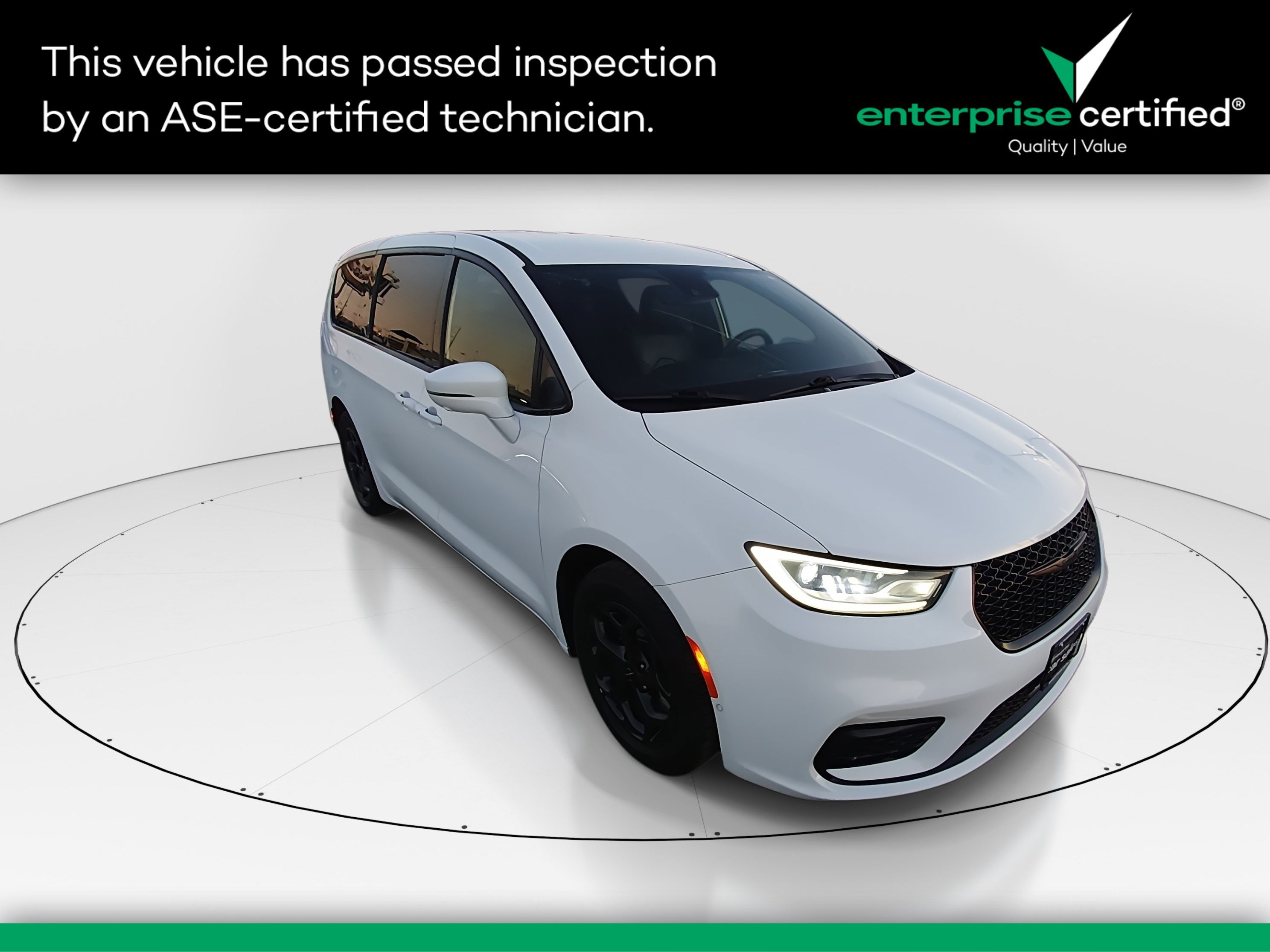 2022 Chrysler Pacifica Hybrid Touring L's photo