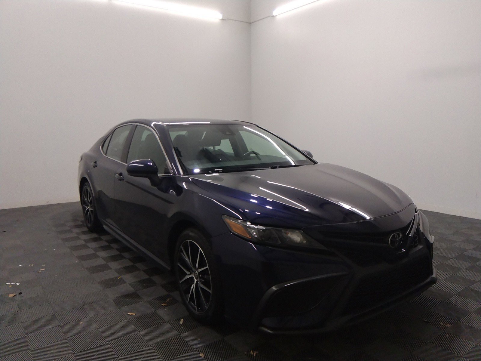 2021 Toyota Camry SE Auto