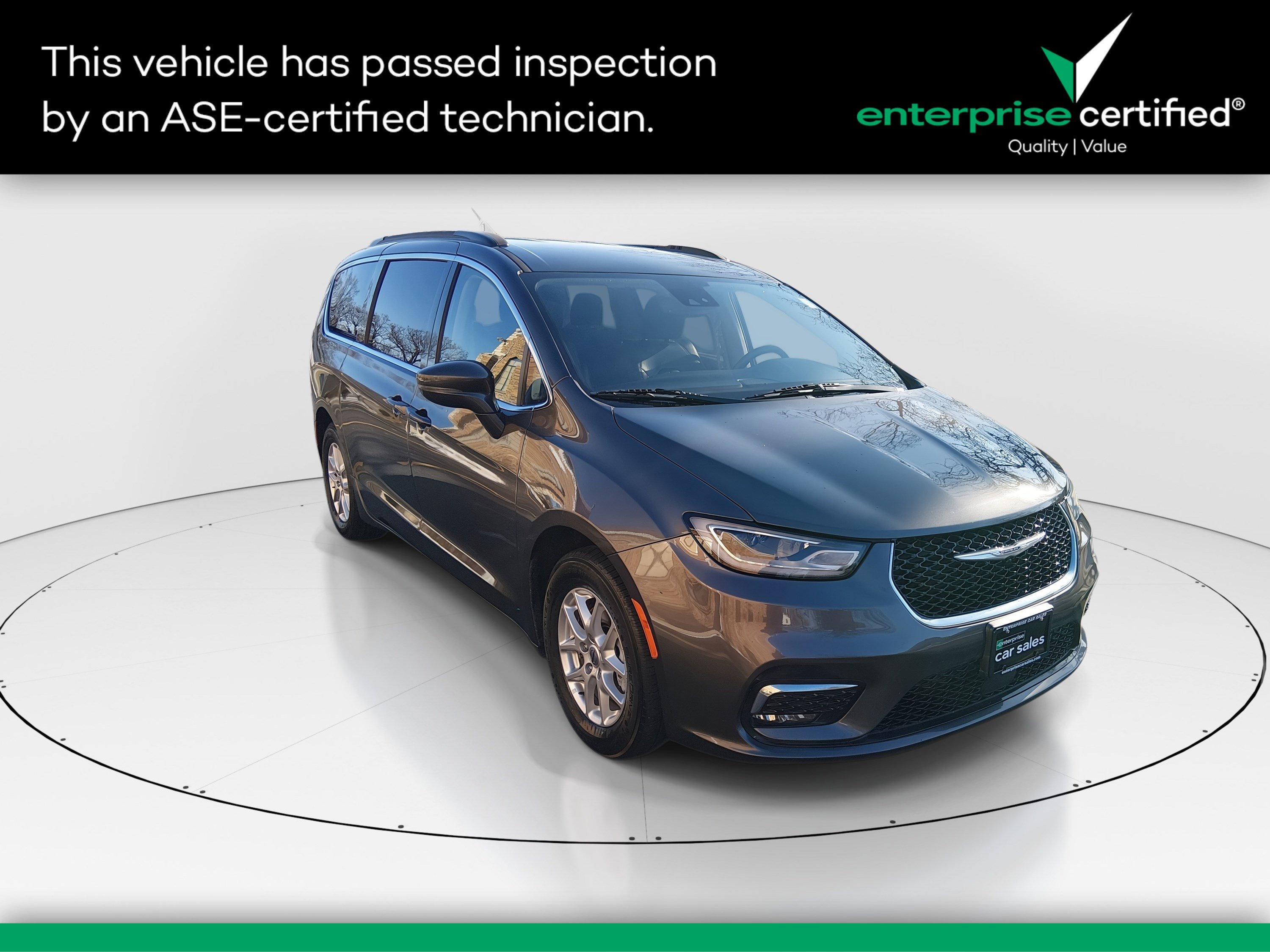 2022 Chrysler Pacifica Touring L's photo