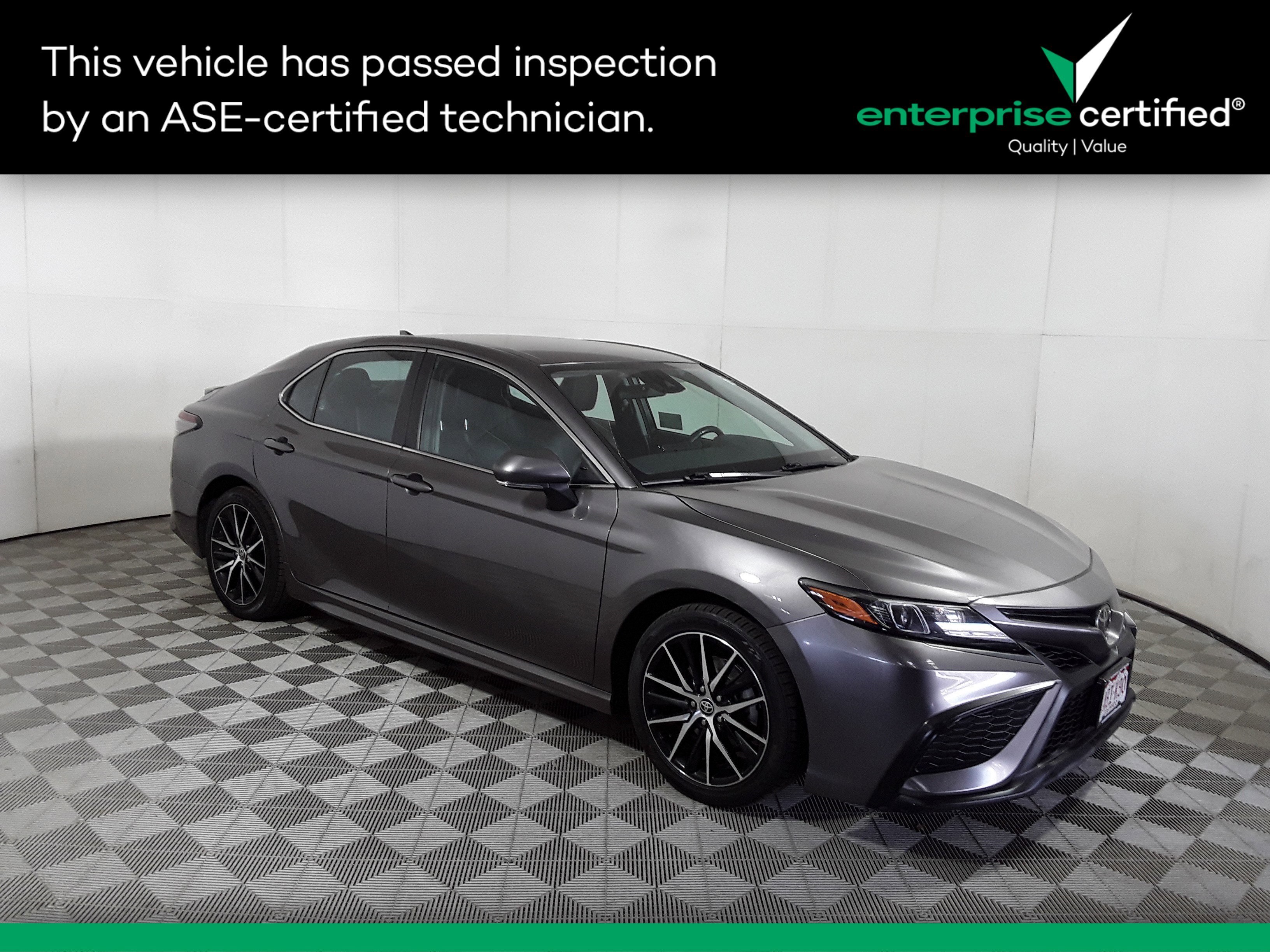 2022 Toyota Camry SE Auto