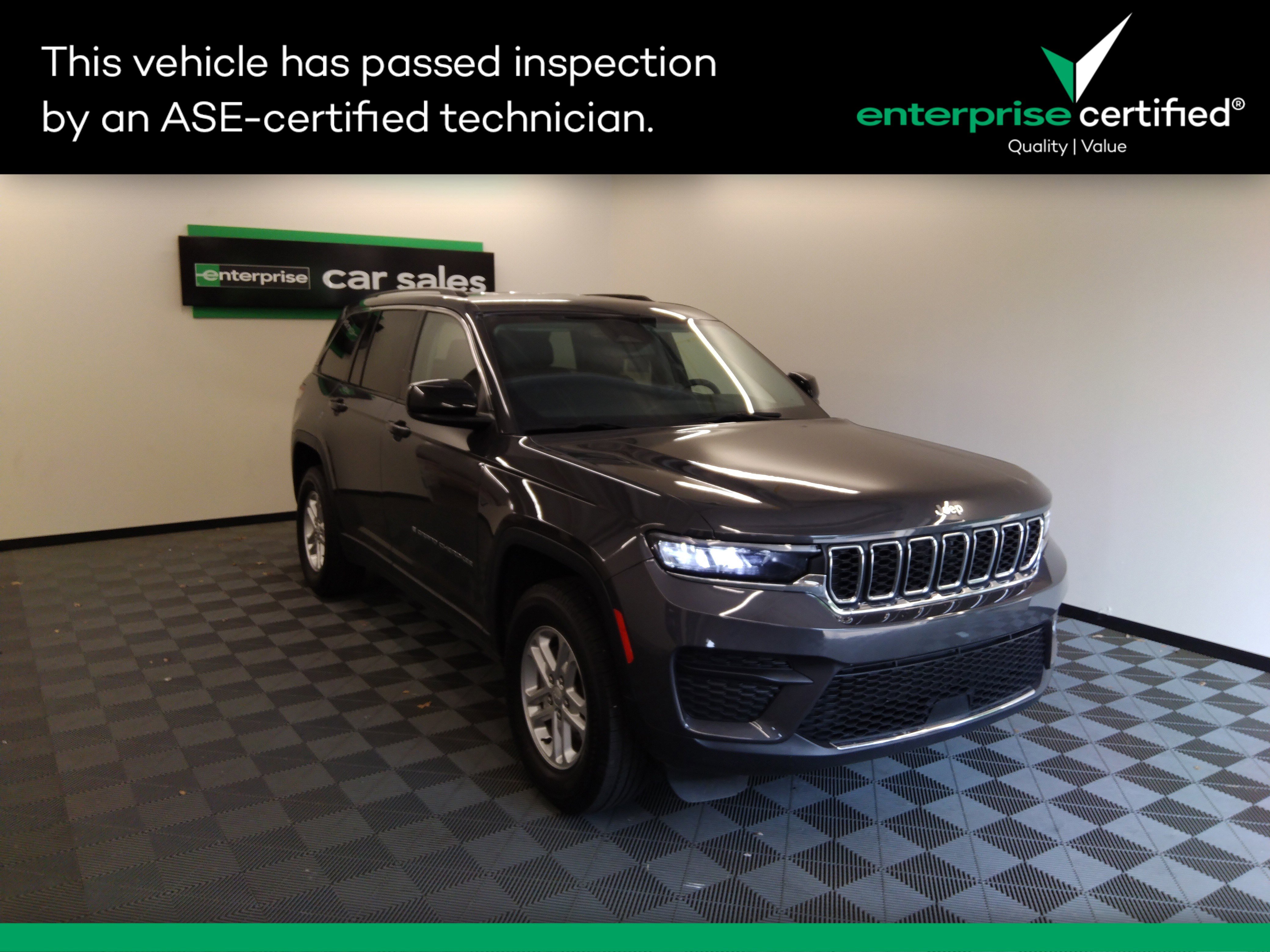 2023 Jeep Grand Cherokee Laredo 4x4