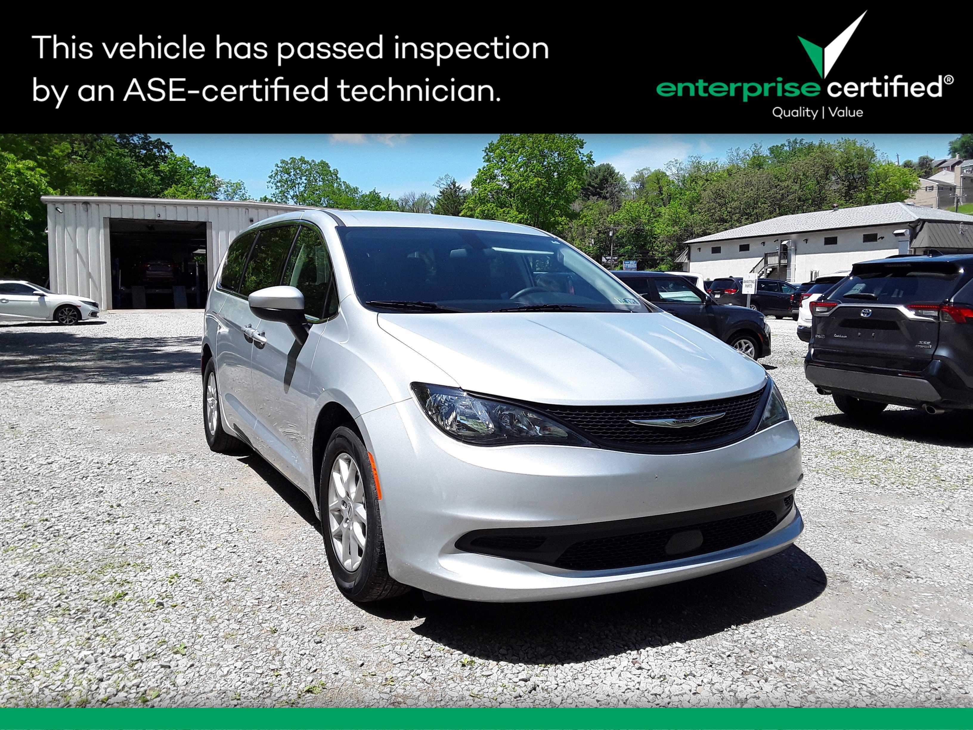 2022 Chrysler Voyager LX FWD