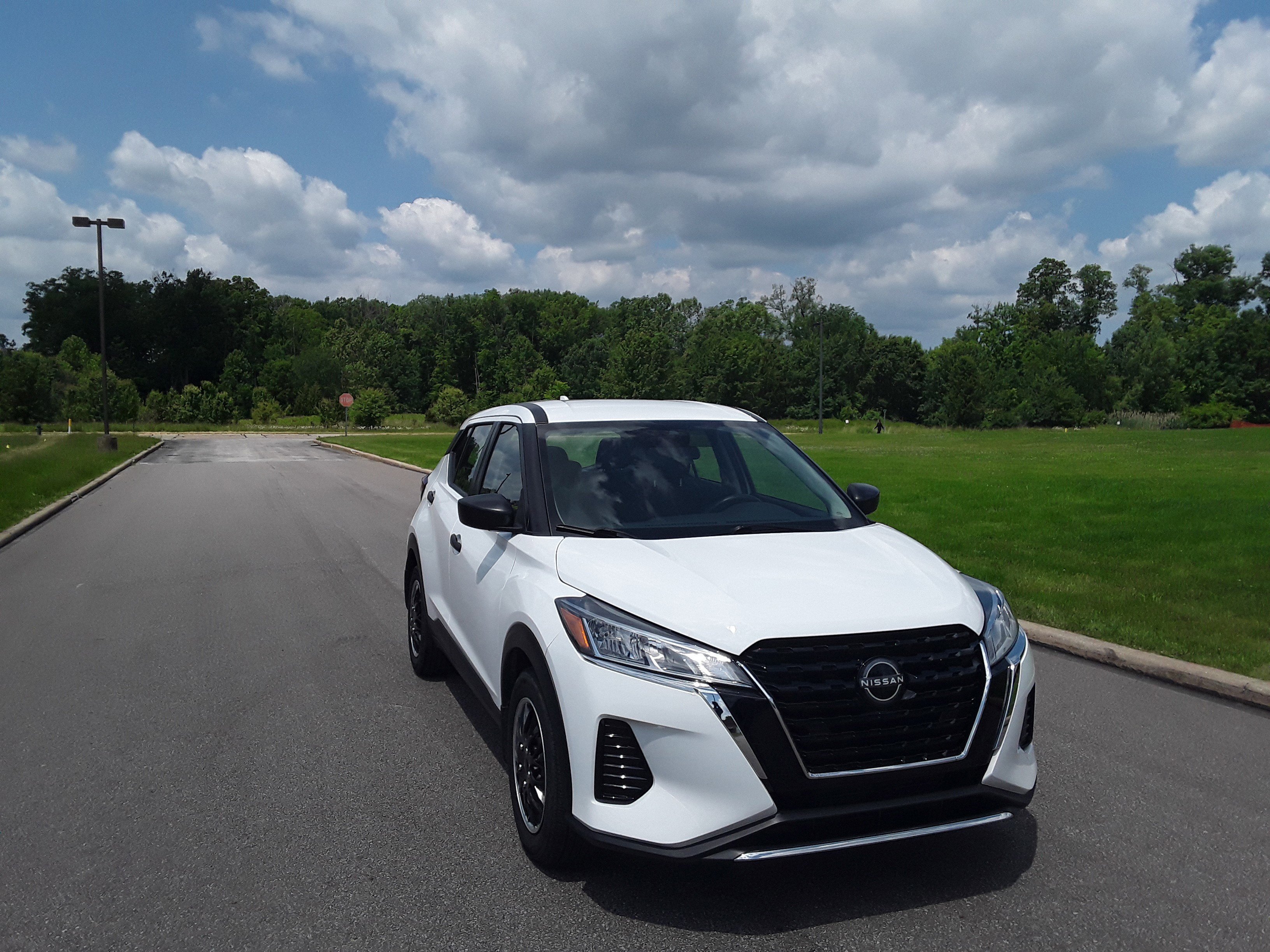 2023 Nissan Kicks S FWD