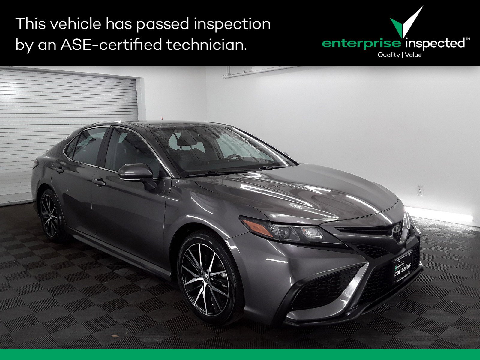 Used 2022 Toyota Camry SE Auto