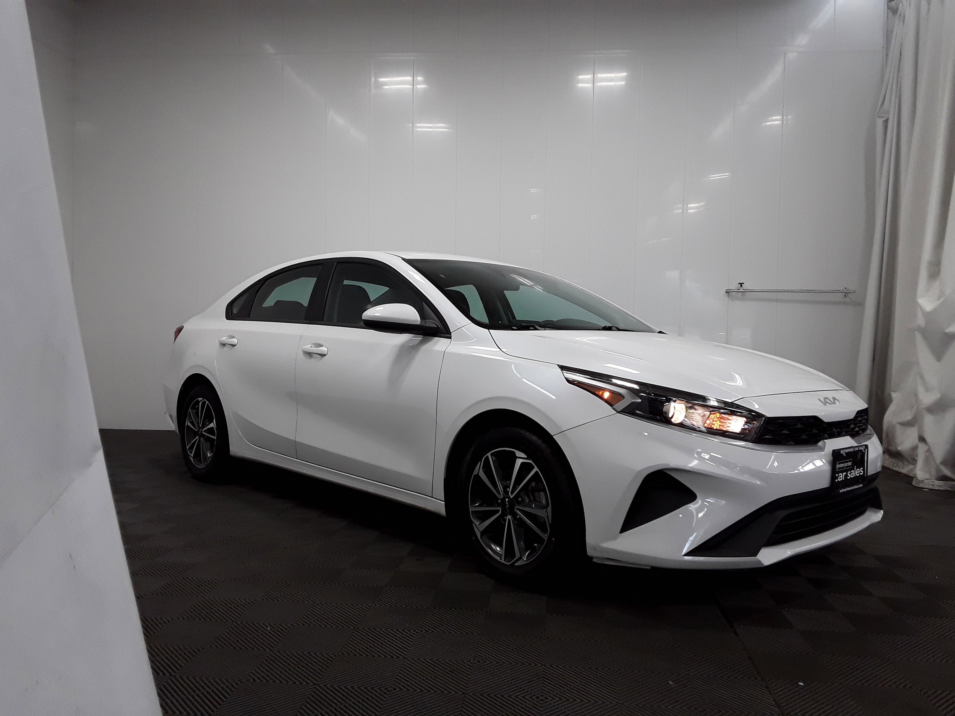 2023 Kia Forte LXS IVT