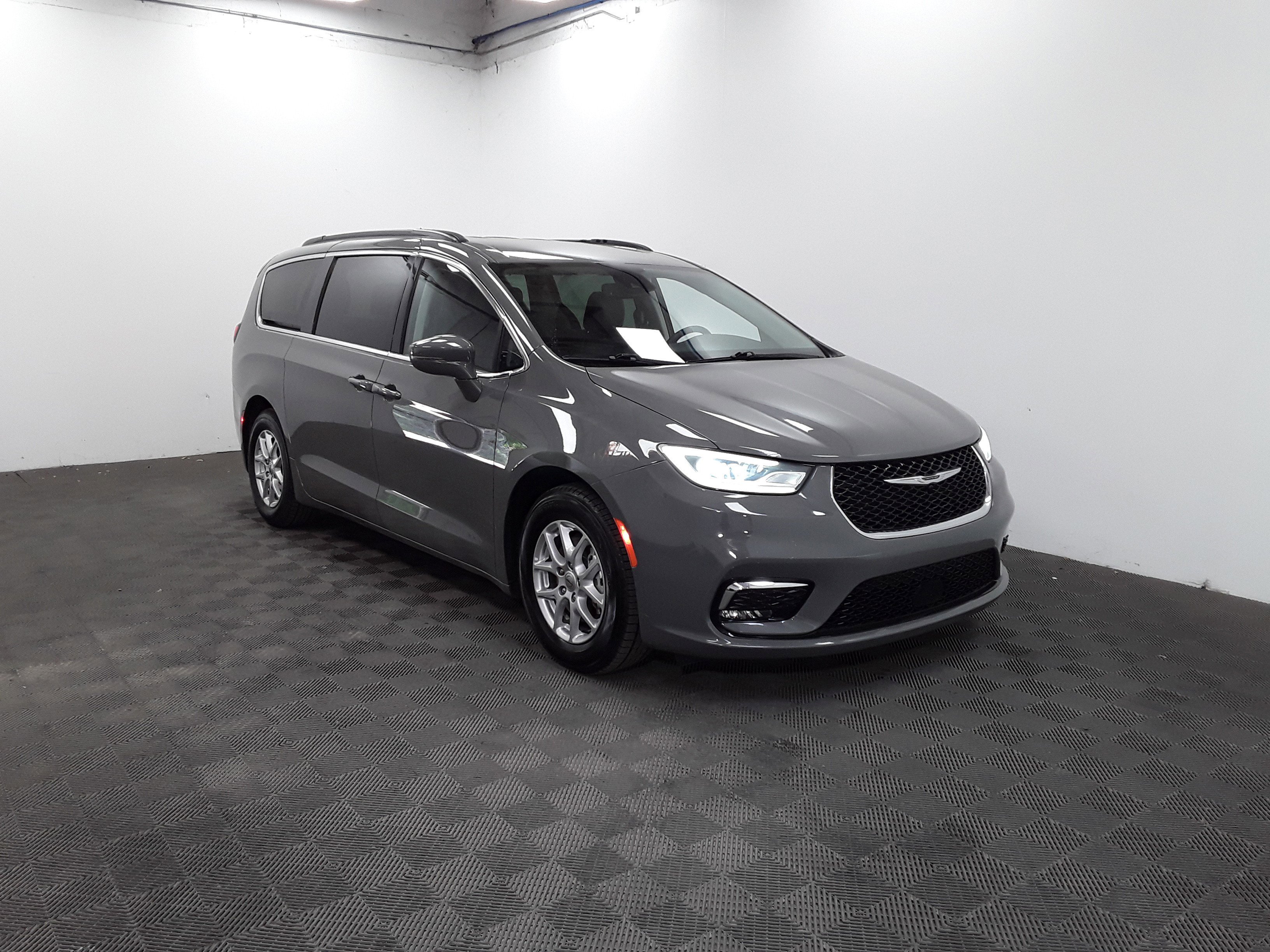 2022 Chrysler Pacifica Touring L FWD