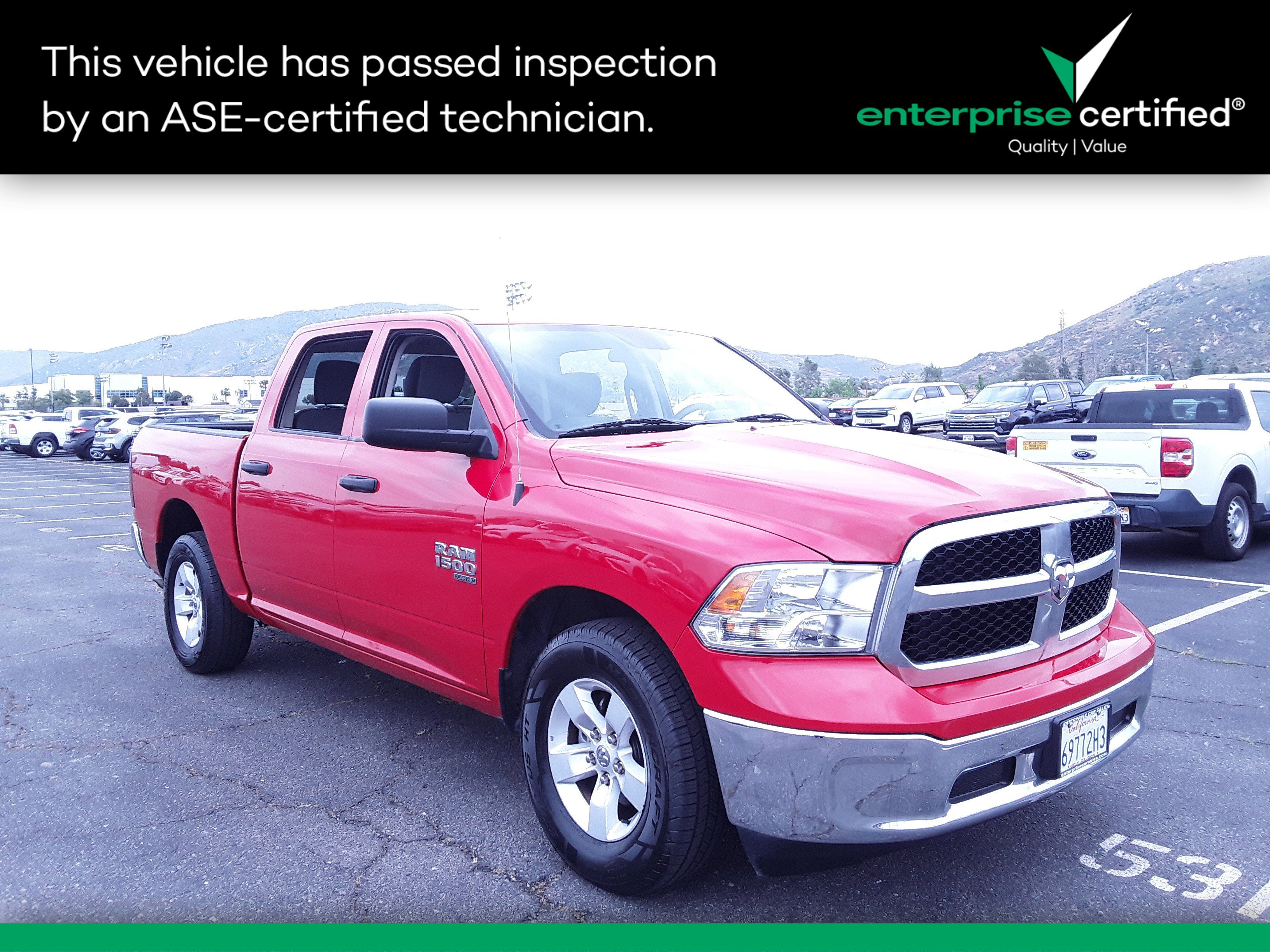 2022 Ram 1500 Classic SLT 4x2 Crew Cab 5'7