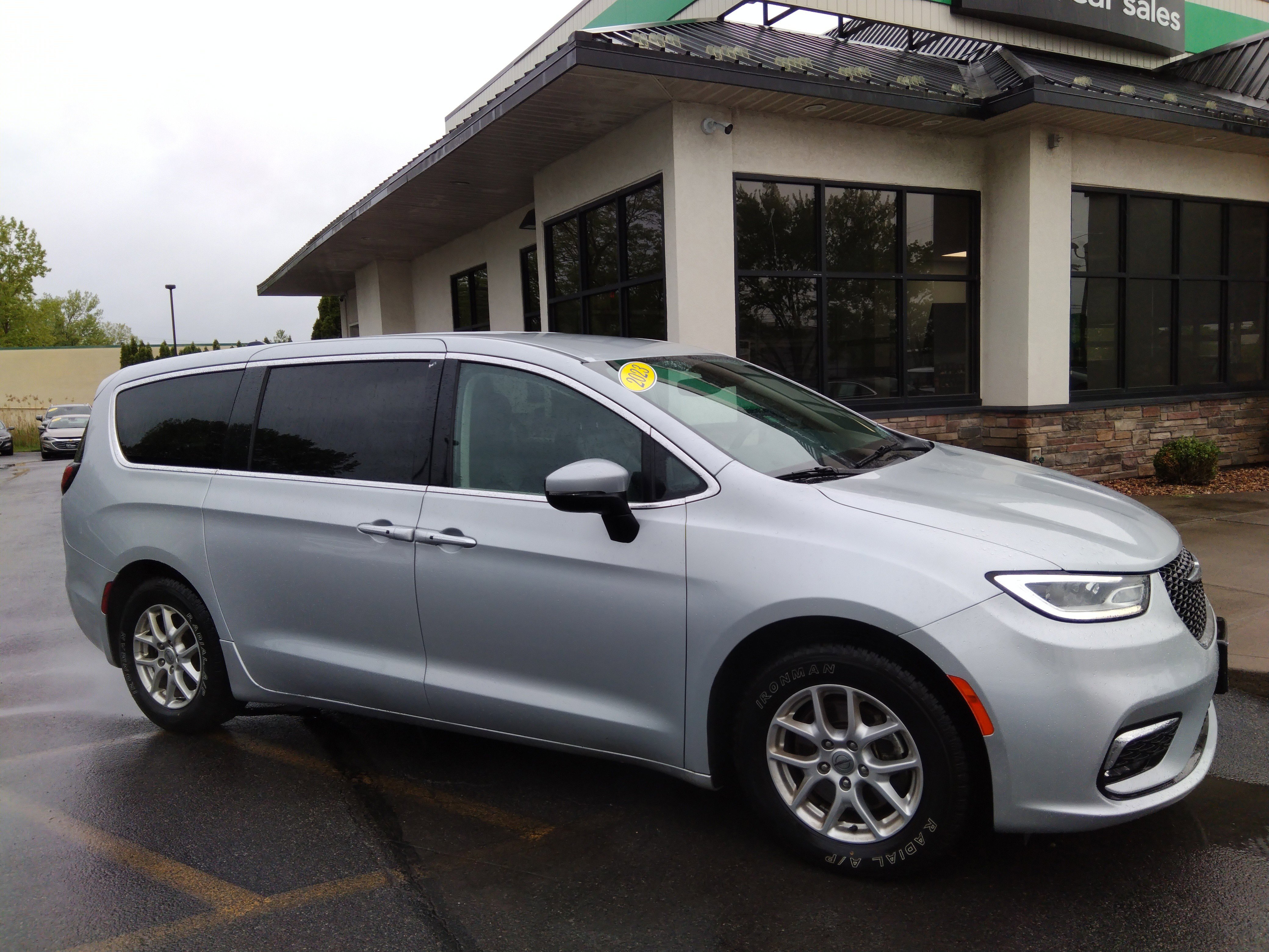 2023 Chrysler Pacifica Touring L FWD