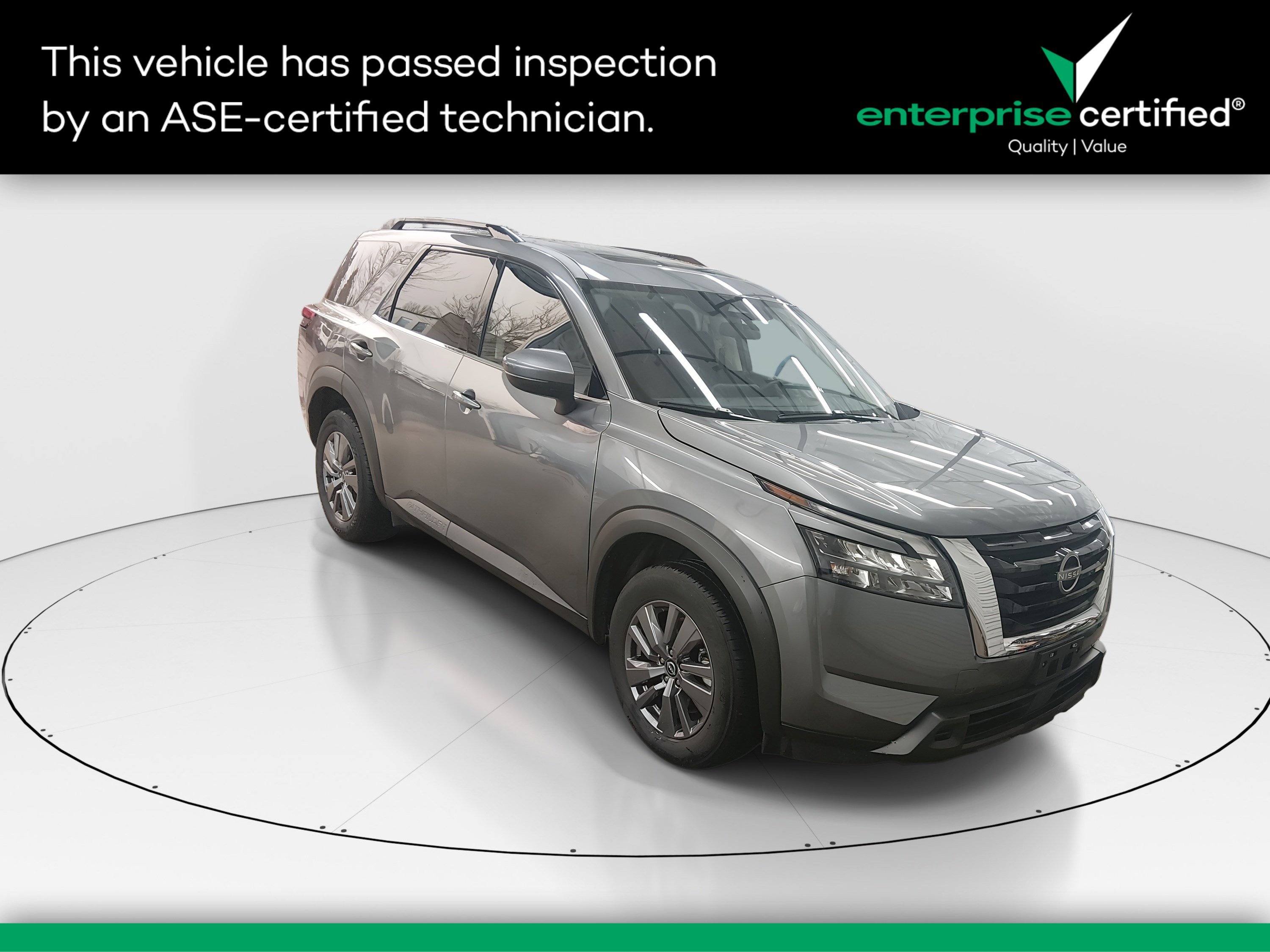 2024 Nissan Pathfinder SV's photo