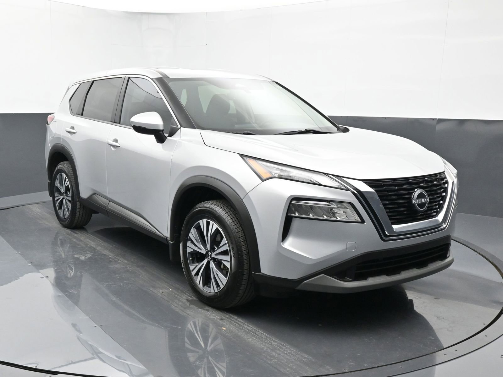 2022 Nissan Rogue FWD SV